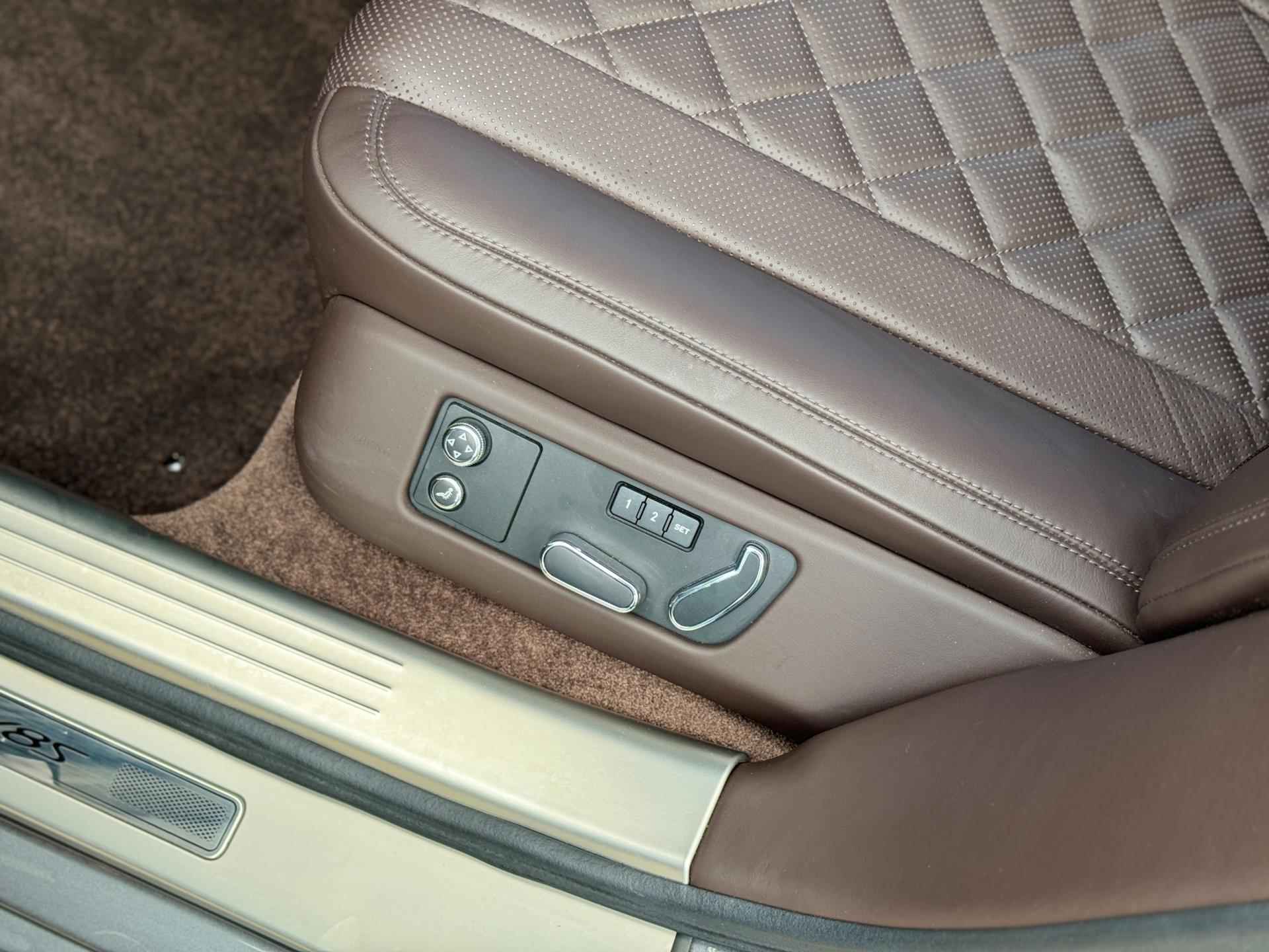 Bentley Flying Spur 4.0 V8S|Uniek|Adaptive cruise|Massage|Luxe leder|Koelkast|Stoel koeling+verwarming|Luxe|Dealeronderhouden - 42/80