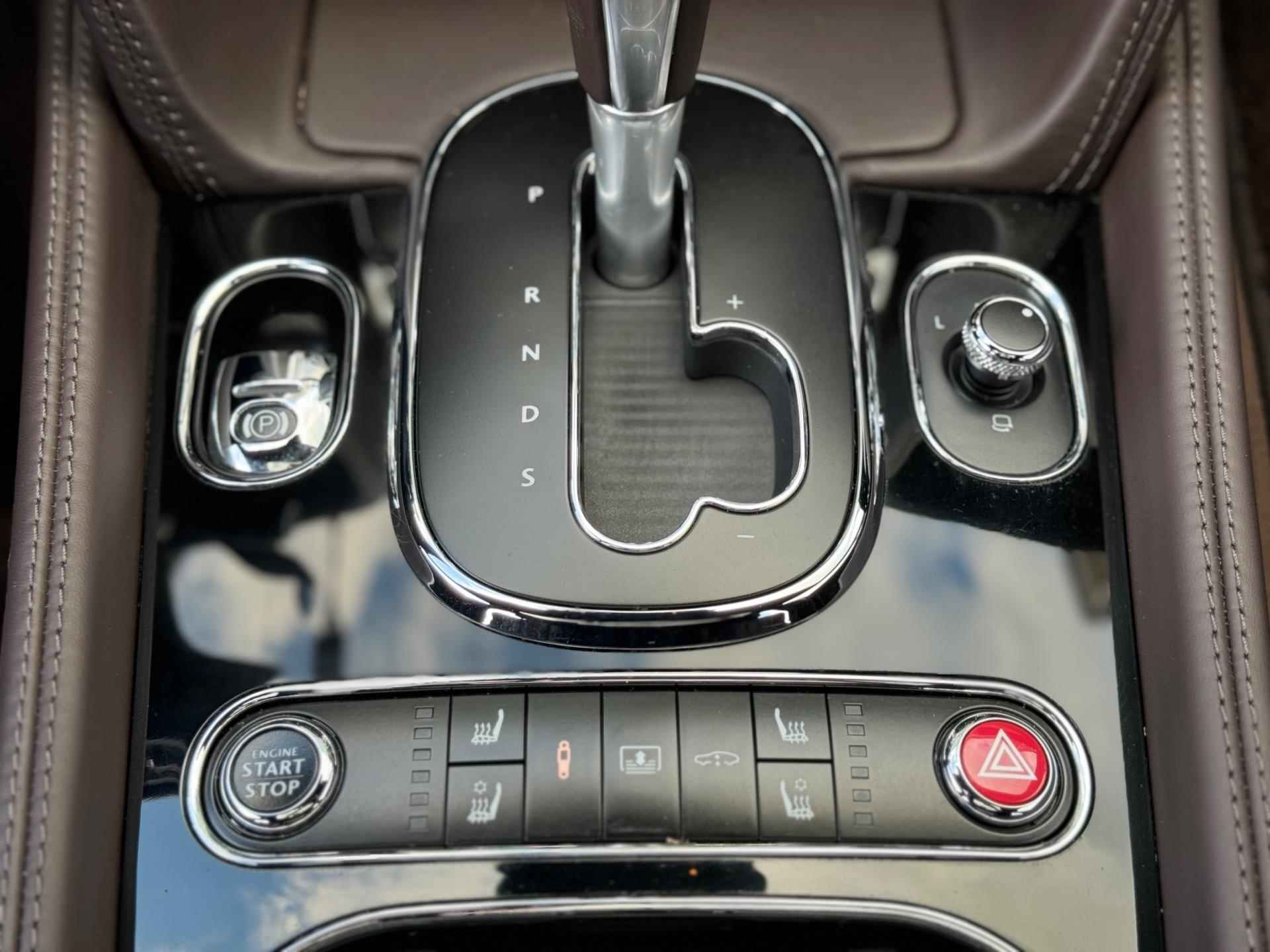 Bentley Flying Spur 4.0 V8S|Uniek|Adaptive cruise|Massage|Luxe leder|Koelkast|Stoel koeling+verwarming|Luxe|Dealeronderhouden - 52/80