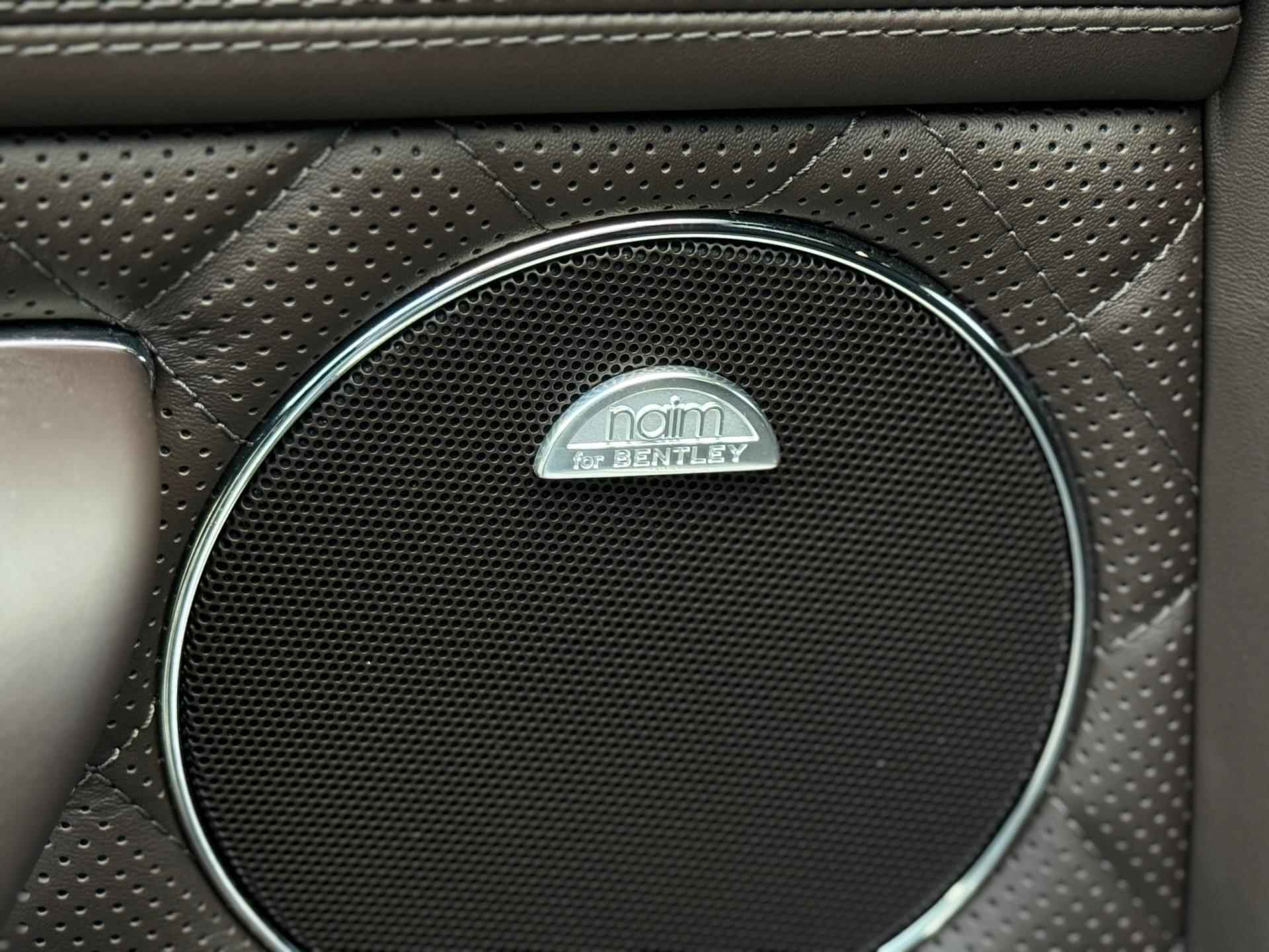 Bentley Flying Spur 4.0 V8S|Uniek|Adaptive cruise|Massage|Luxe leder|Koelkast|Stoel koeling+verwarming|Luxe|Dealeronderhouden - 57/80