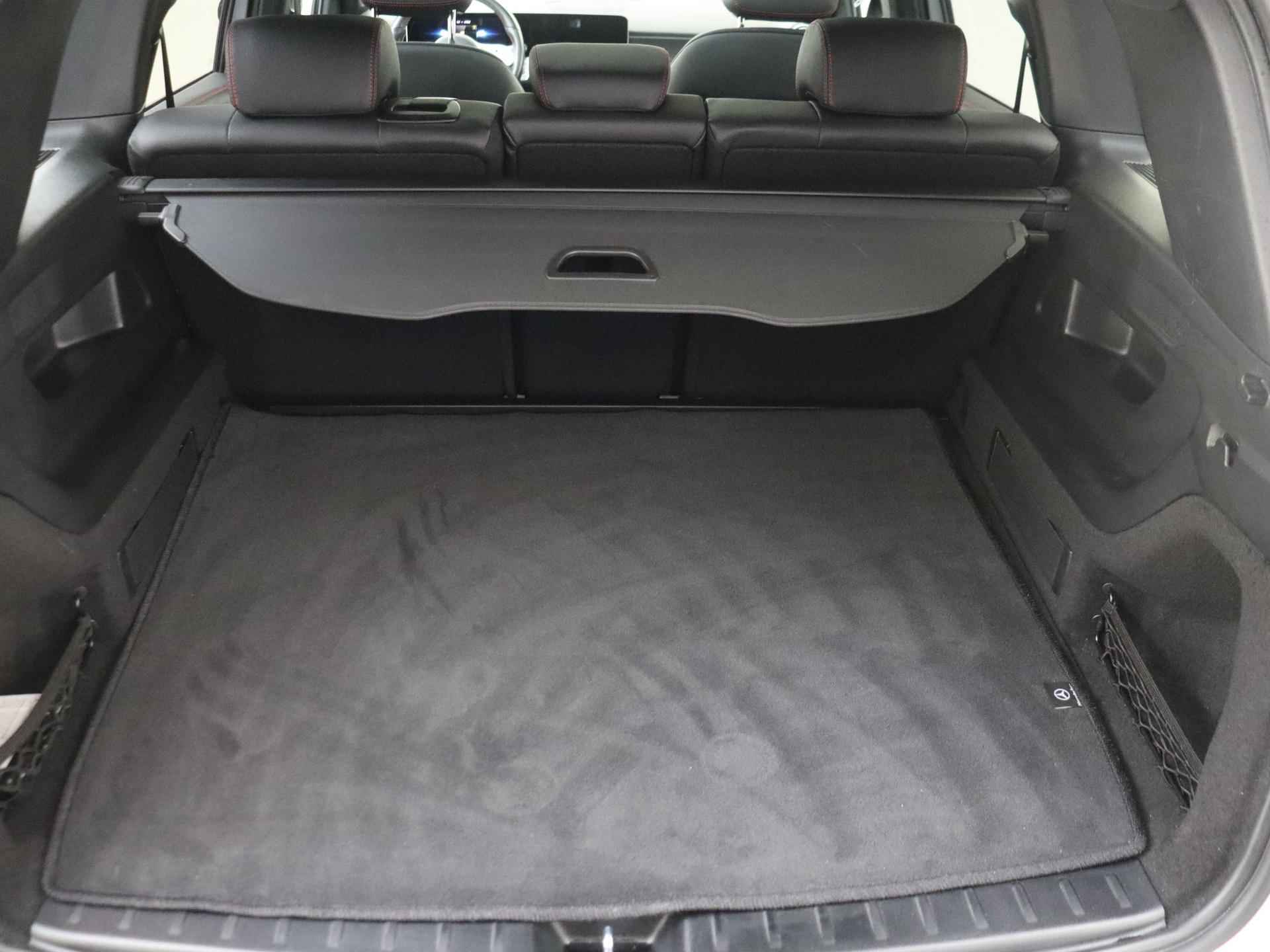 Mercedes-Benz GLB 200 Premium Plus / Stoelverwarming / 360Graden-Camera / Memory-Stoelen / Panaroma-schuifdak / - 32/33