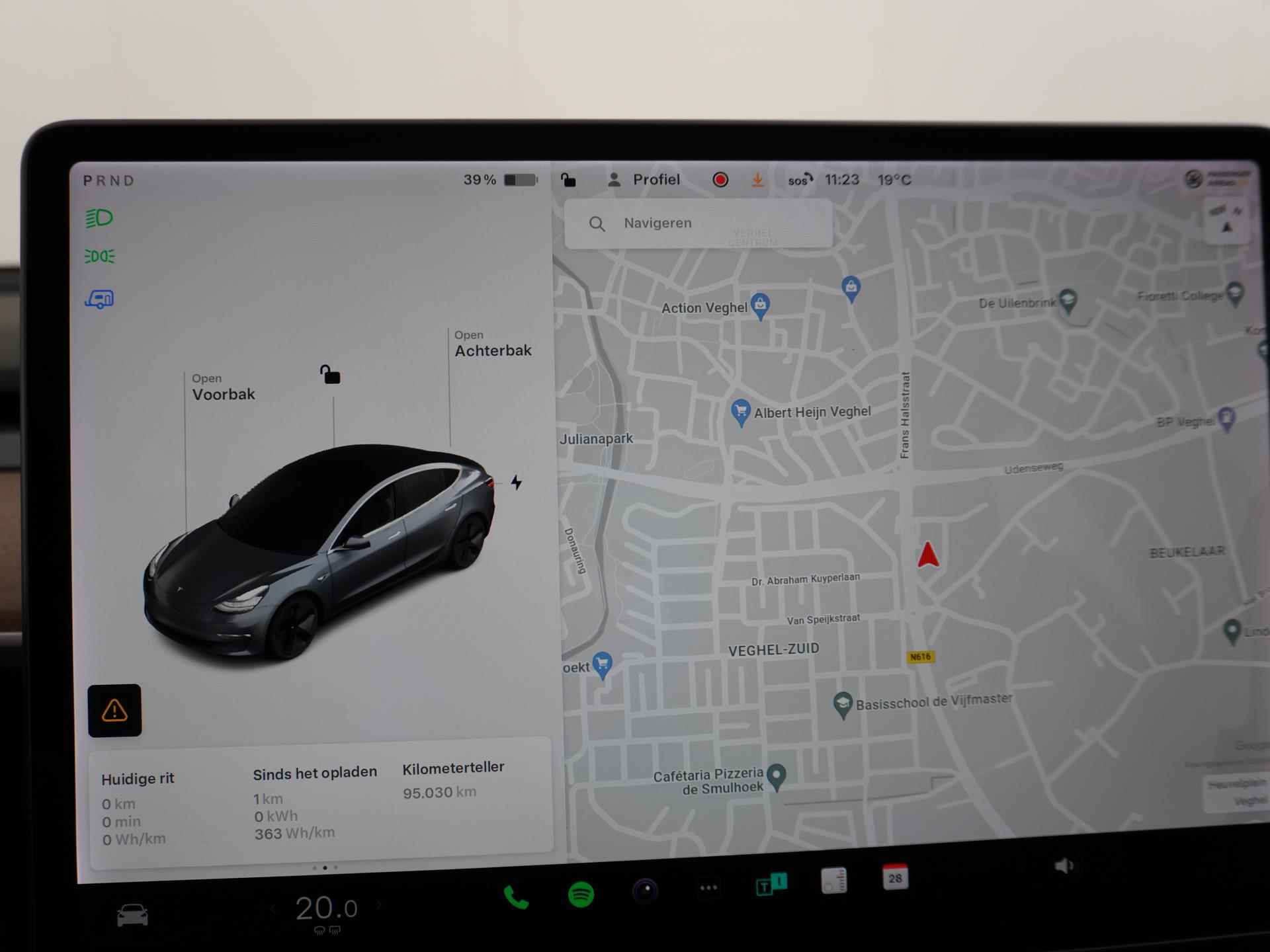 Tesla Model 3 Standard RWD Plus 60 kWh ORG. NL. NAP KM. | TREKHAAK MET 1000KG TREKGEWICHT | RIJKLAAR INCL. 12 MND. BOVAGGARANTIE - 31/45