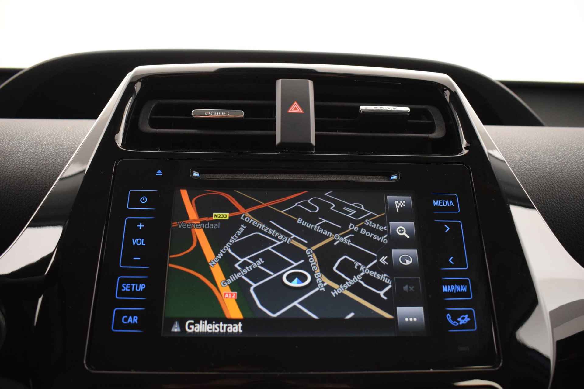 Toyota Prius 1.8 Hybrid Dynamic Trekhaak Navigatie Automaat - 7/39