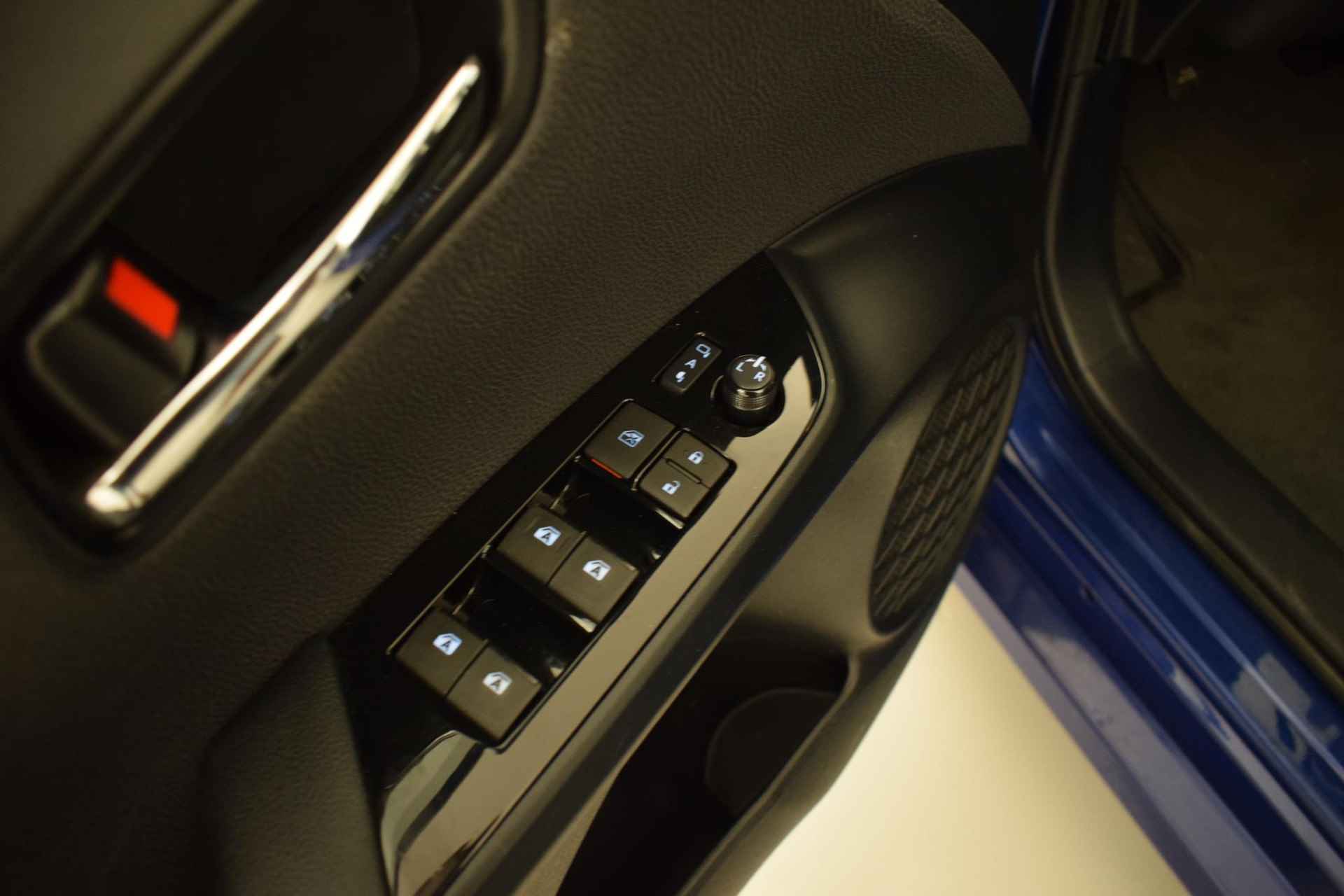 Toyota Prius 1.8 Hybrid Dynamic Trekhaak Navigatie Automaat - 18/39