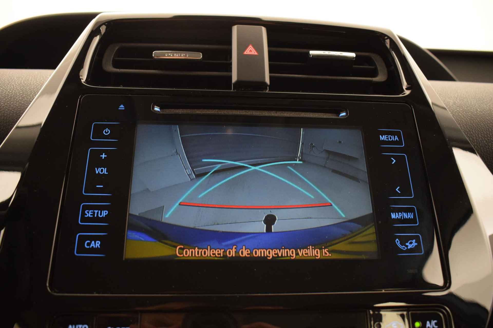 Toyota Prius 1.8 Hybrid Dynamic Trekhaak Navigatie Automaat - 28/39