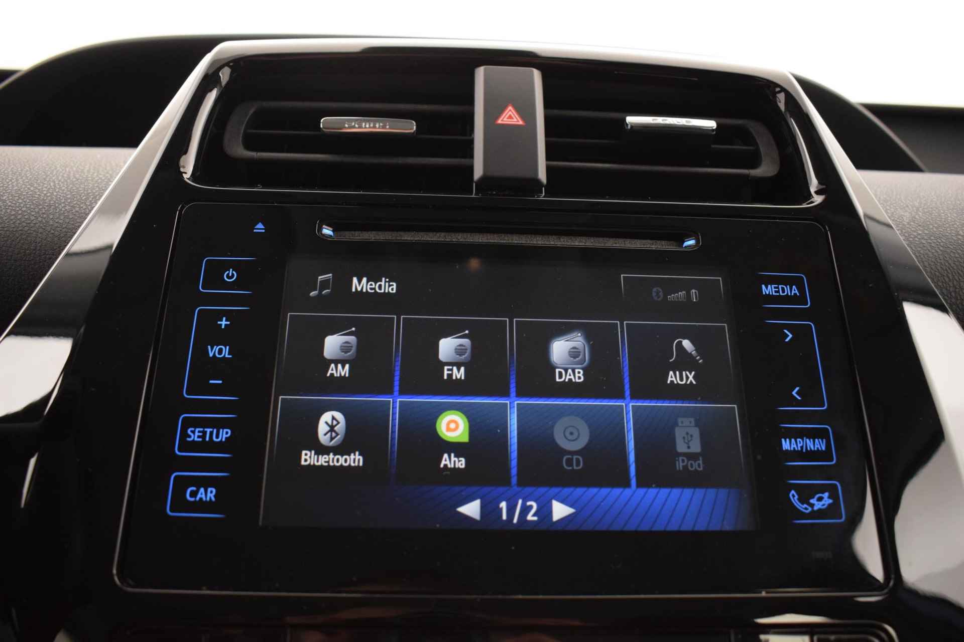 Toyota Prius 1.8 Hybrid Dynamic Trekhaak Navigatie Automaat - 32/39