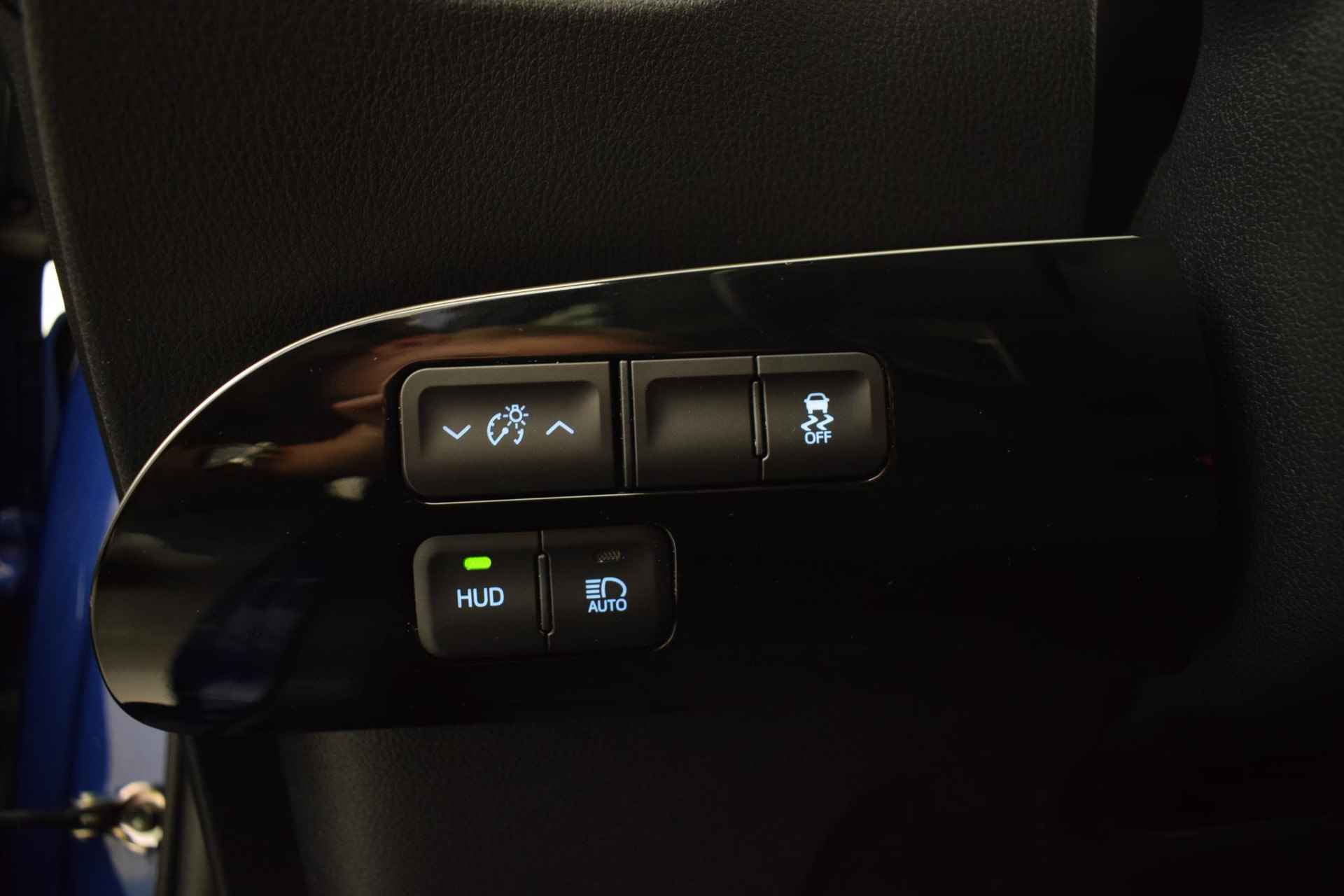 Toyota Prius 1.8 Hybrid Dynamic Trekhaak Navigatie Automaat - 36/39
