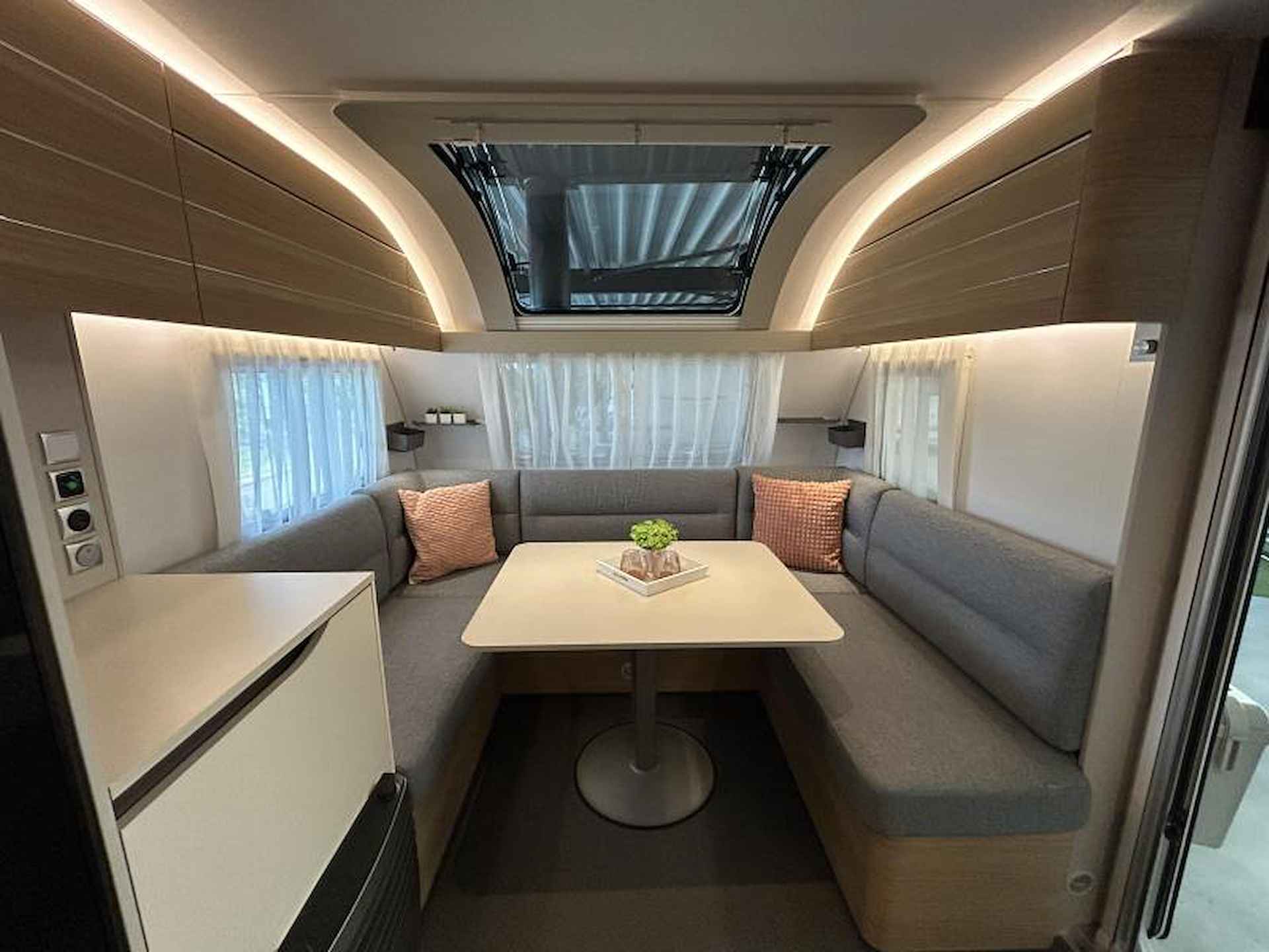 Adria Adora 593 UP €2.000,- KORTING! - 7/18