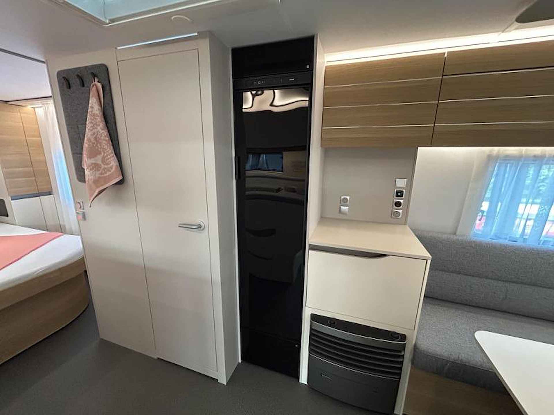 Adria Adora 593 UP €2.000,- KORTING! - 9/18