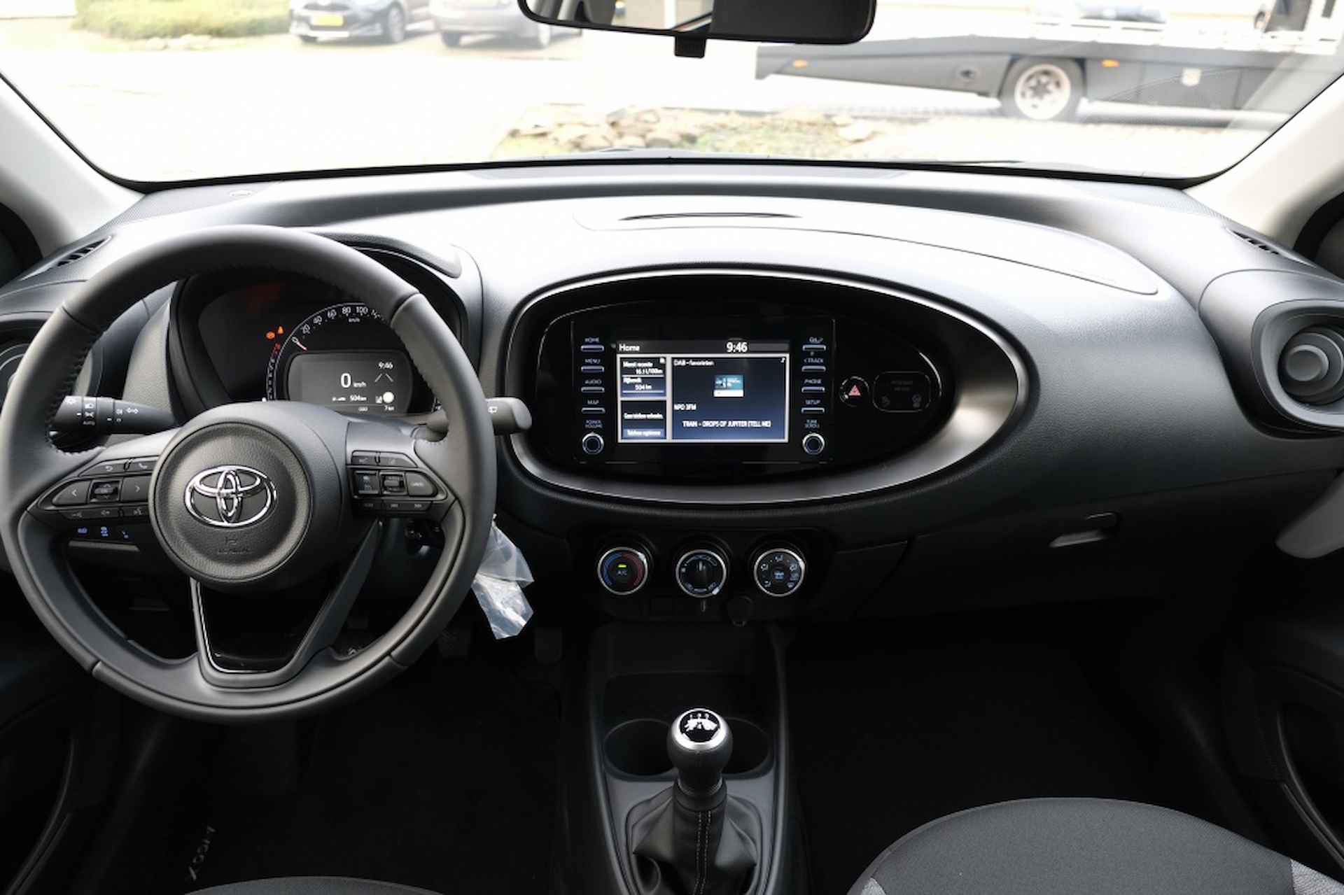 Toyota Aygo X 1.0 VVT-i MT Play | Apple CarPlay / Android Auto | Airco | Safet - 3/40