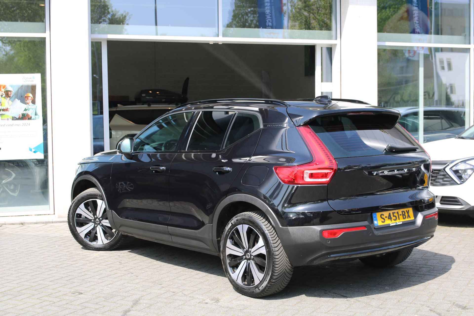 Volvo XC40 Recharge Twin Plus 78 kWh | Airco | navi | Camera | Privacy Glass | €500,- LAAD TEGOED | LM VELGEN | - 8/28