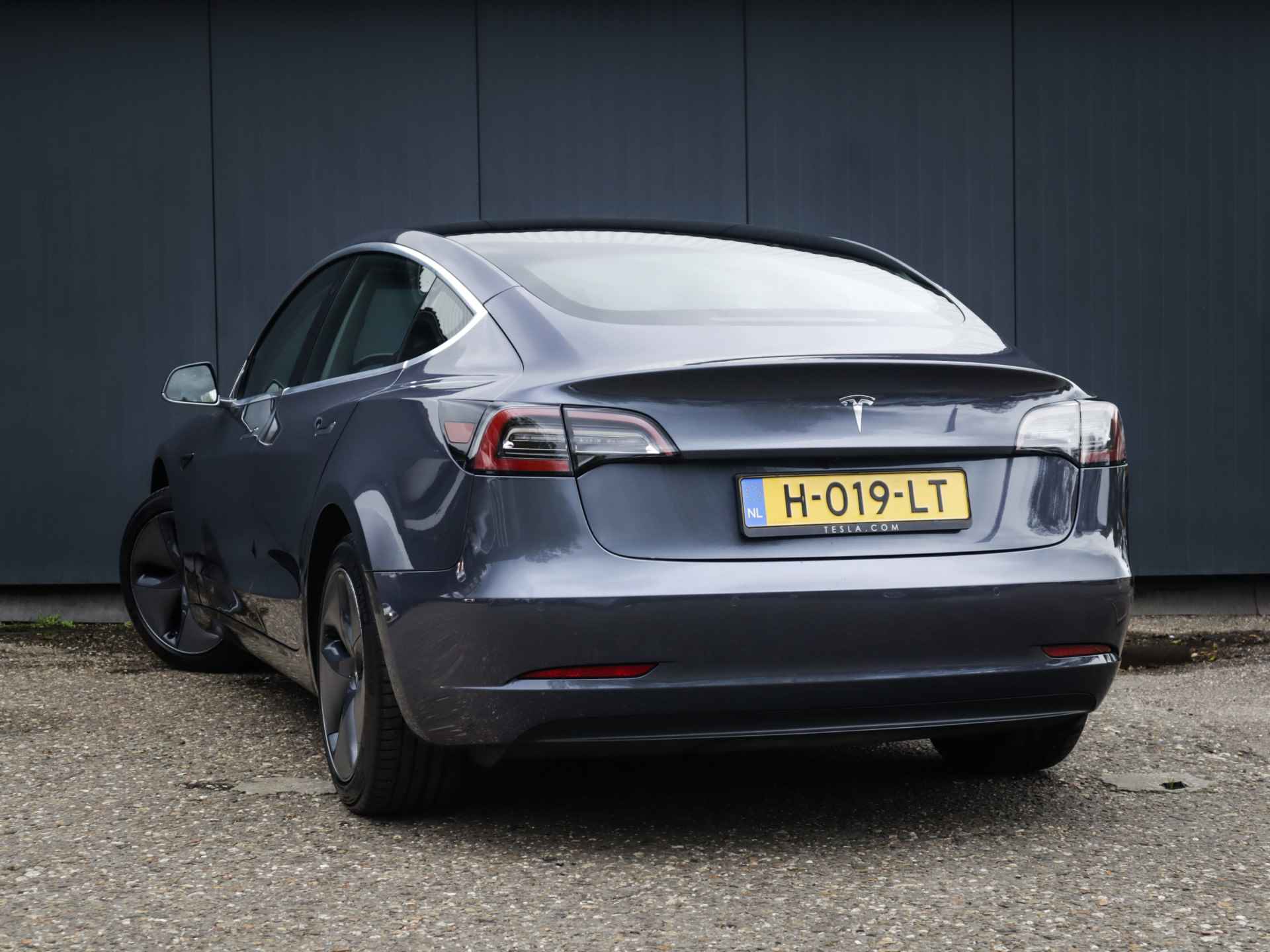 Tesla Model 3 Standard RWD Plus 60 kWh (238 PK) 1e-Eig, Tesla-Dealer-Onderh, 12-Mnd-BOVAG, NL-Auto, Panoramadak, Autopilot, Achteruitrijcamera, Keyless-Entry/Start, Parkeersensoren-V+A, Licht-Zicht-Pakket, Lm-Velgen-18Inch, Privacy-Glas - 21/37