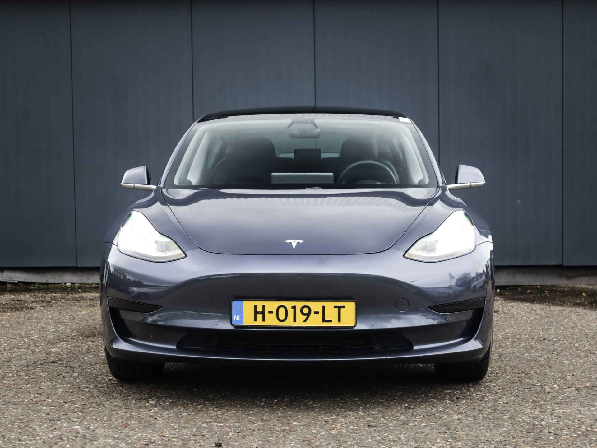 Tesla Model 3 Standard RWD Plus 60 kWh (238 PK) 1e-Eig, Tesla-Dealer-Onderh, 12-Mnd-BOVAG, NL-Auto, Panoramadak, Autopilot, Achteruitrijcamera, Keyless-Entry/Start, Parkeersensoren-V+A, Licht-Zicht-Pakket, Lm-Velgen-18Inch, Privacy-Glas - 31/37