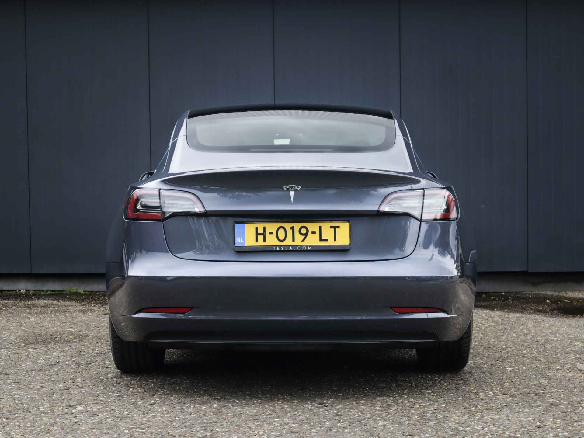 Tesla Model 3 Standard RWD Plus 60 kWh (238 PK) 1e-Eig, Tesla-Dealer-Onderh, 12-Mnd-BOVAG, NL-Auto, Panoramadak, Autopilot, Achteruitrijcamera, Keyless-Entry/Start, Parkeersensoren-V+A, Licht-Zicht-Pakket, Lm-Velgen-18Inch, Privacy-Glas - 33/37