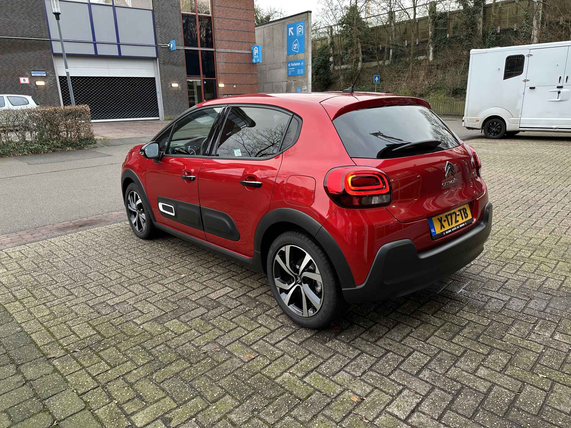 Citroën C3 1.2 PureTech Max Automaat All-in Prijs Airco/Cruise/Navi/Carplay/Camera - 3/29