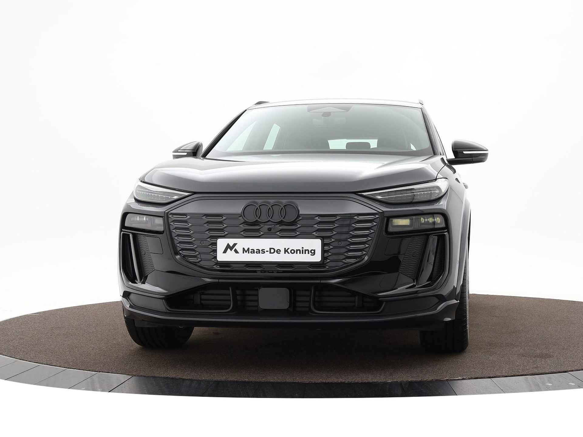 Audi Q6 e-tron S Edition (B1) e-tron perf 225kW/306pk 100Kwh Hat Audi Q6 e-tron S edition performance 306 PK · Tech pakket pro · 360 camera's · Adaptieve luchtvering · - 43/55