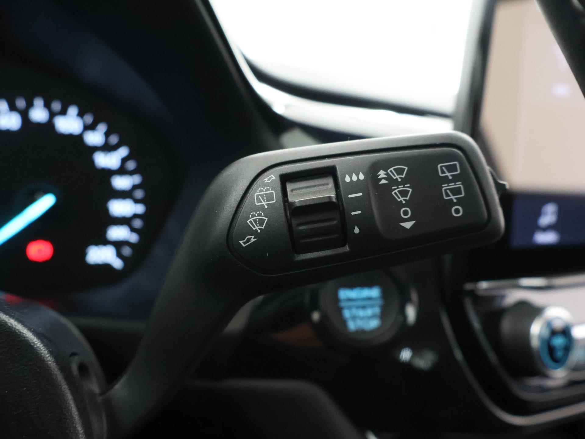 Ford Fiesta 1.0 EcoBoost Hybrid Titanium | Winterpack | Navigatie | Parkeercamera | LED Koplampen - 30/39