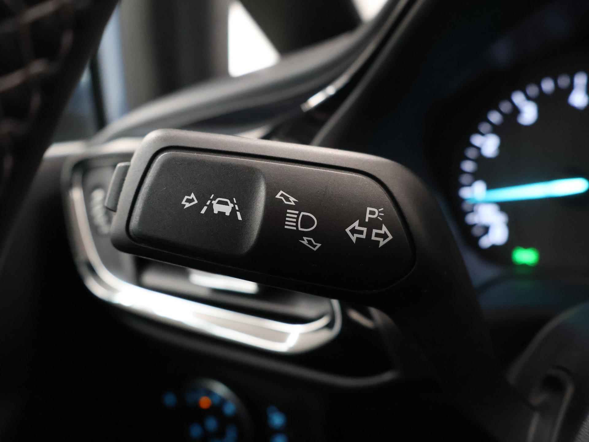 Ford Fiesta 1.0 EcoBoost Hybrid Titanium | Winterpack | Navigatie | Parkeercamera | LED Koplampen - 32/39