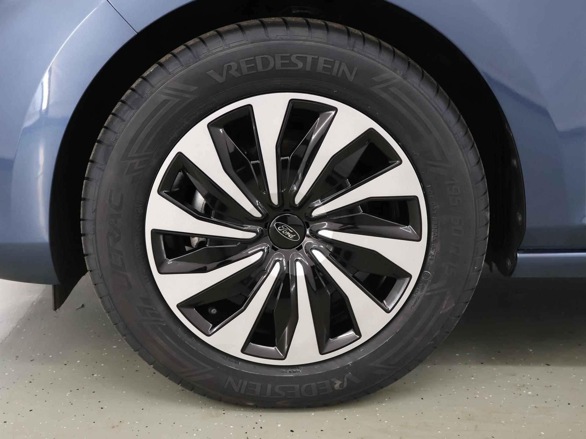 Ford Fiesta 1.0 EcoBoost Hybrid Titanium | Winterpack | Navigatie | Parkeercamera | LED Koplampen - 38/39