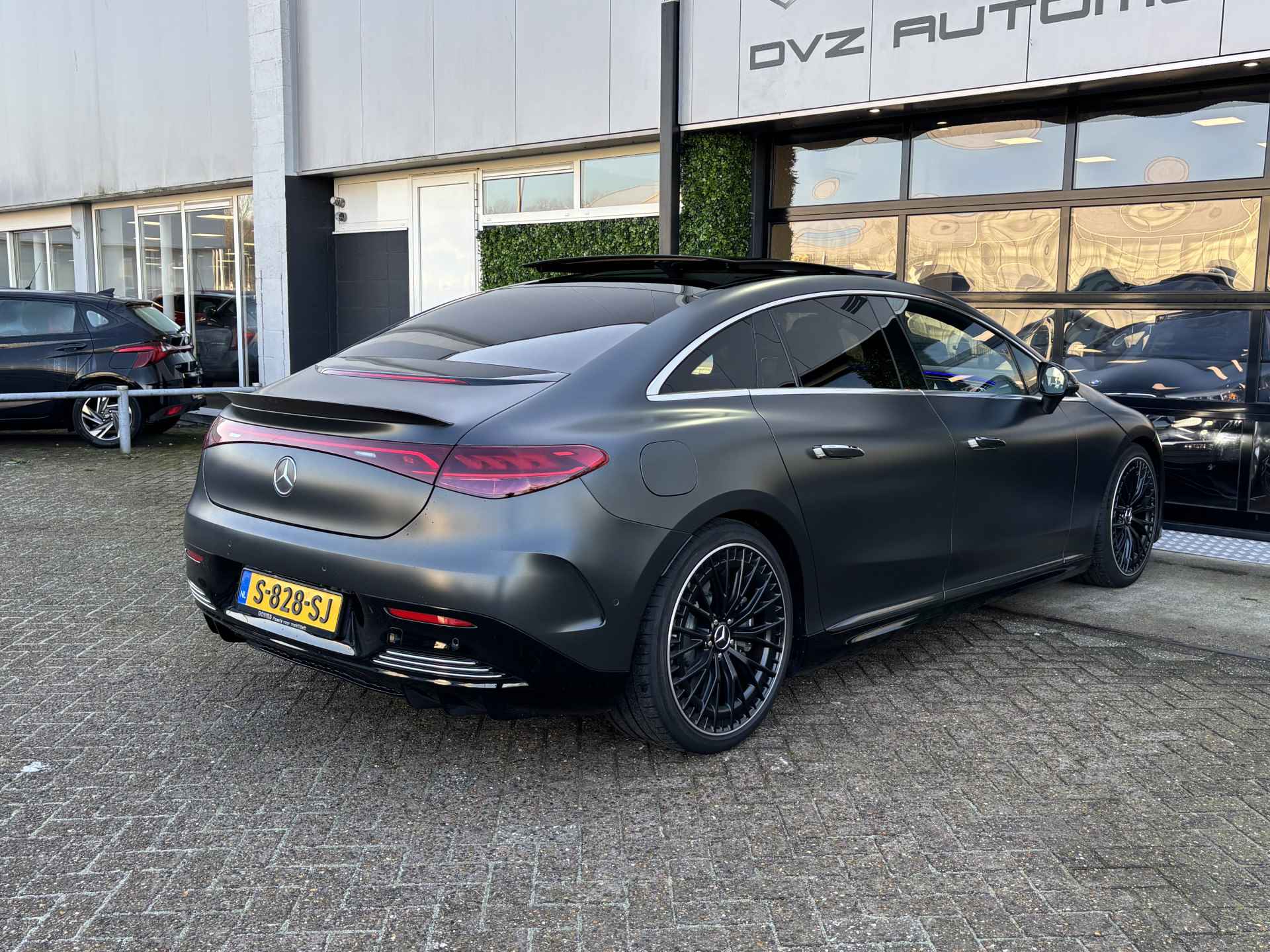 Mercedes-Benz EQE AMG 43 4MATIC 476PK | Premium Plus | Burmeister | Magno Wrap - 10/48