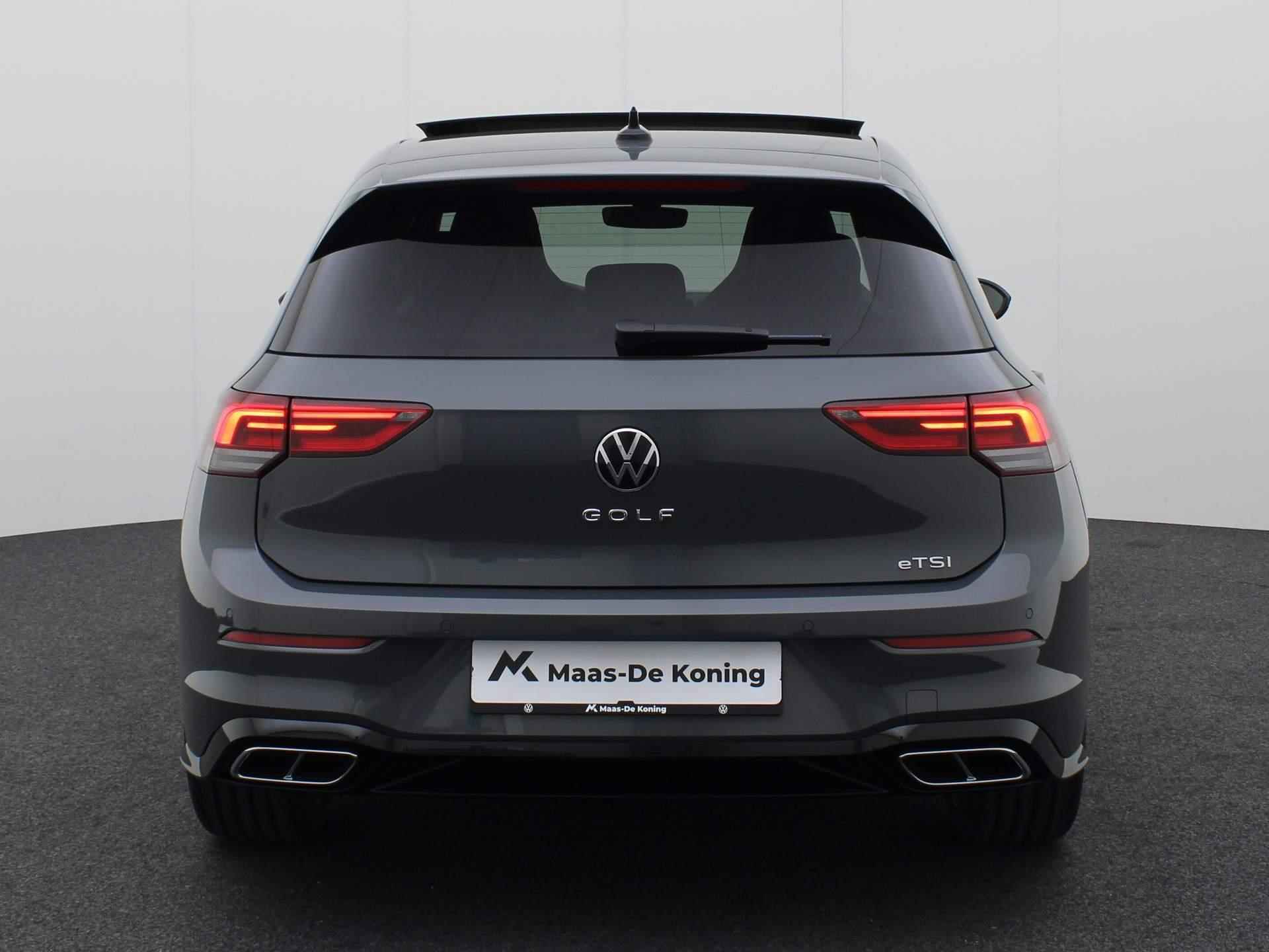 Volkswagen Golf 1.5eTSI/150PK R-Line DSG · Panoramadak · Parkeersensoren + camera · Stoelverwarming - 26/37