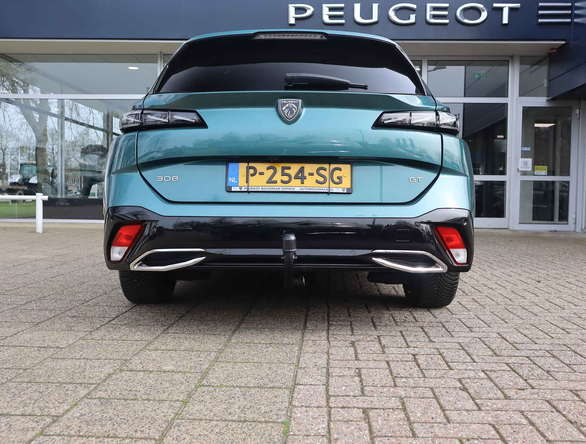 Peugeot 308 Sw GT PureTech 130PK EAT8 Automaat, Rijklaarprijs, Navigatie Camera Stuur- stoel- en voorruitverwarming Trekhaak 1400kg - 20/66