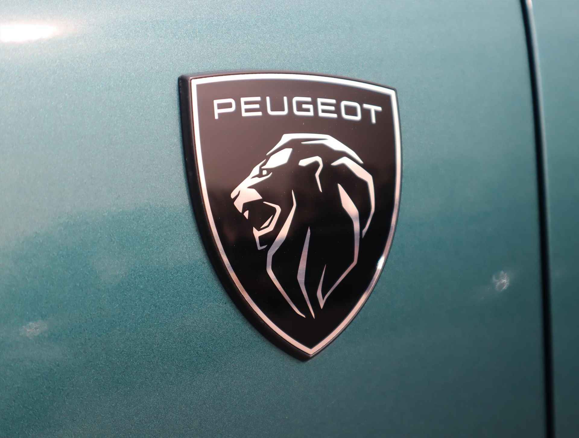 Peugeot 308 Sw GT PureTech 130PK EAT8 Automaat, Rijklaarprijs, Navigatie Camera Stuur- stoel- en voorruitverwarming Trekhaak 1400kg - 24/66