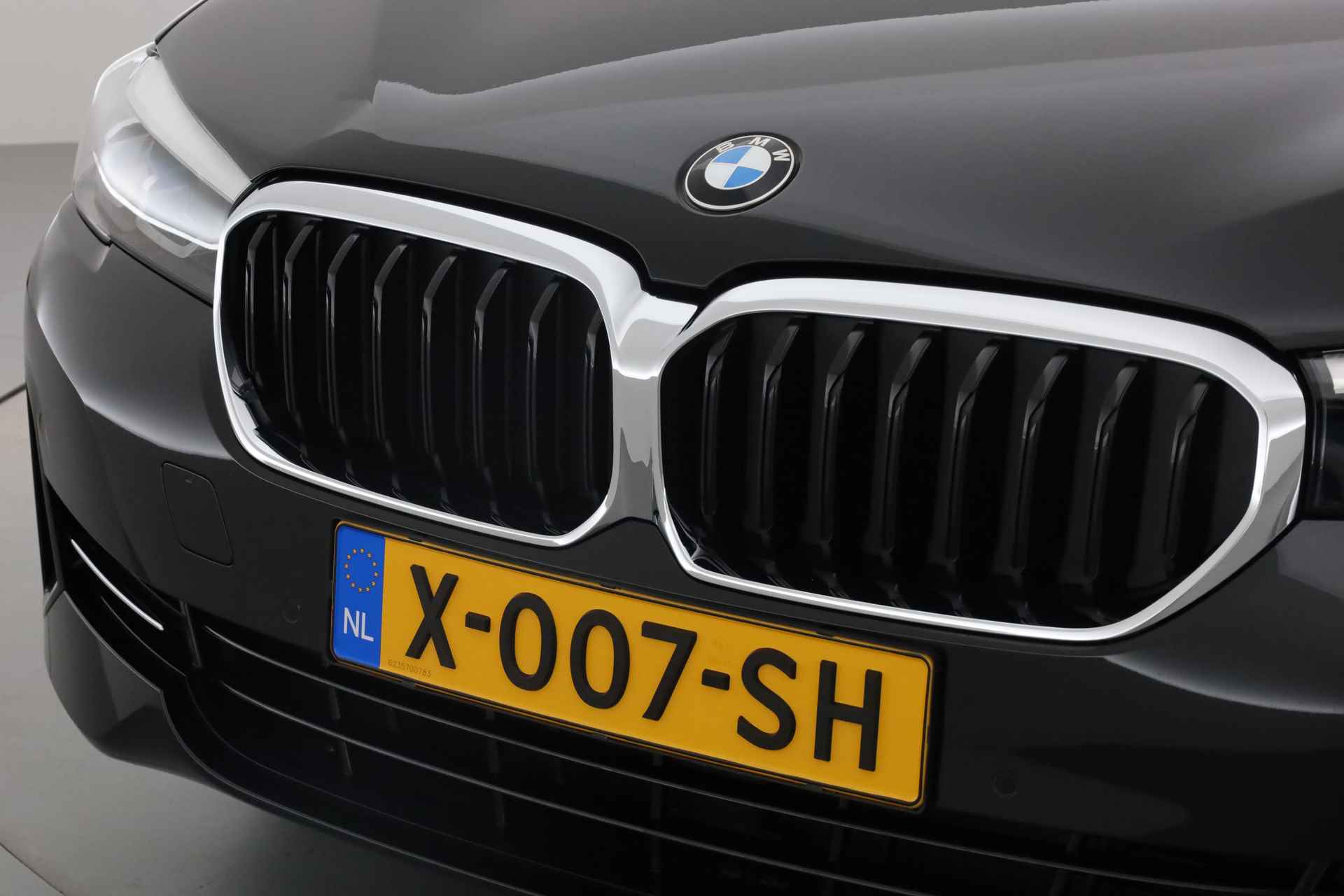 BMW 5 Serie 520D EXECUTIVE | Navi | Pano | HUD | Camera | Leder | Stoelverw. - 27/34