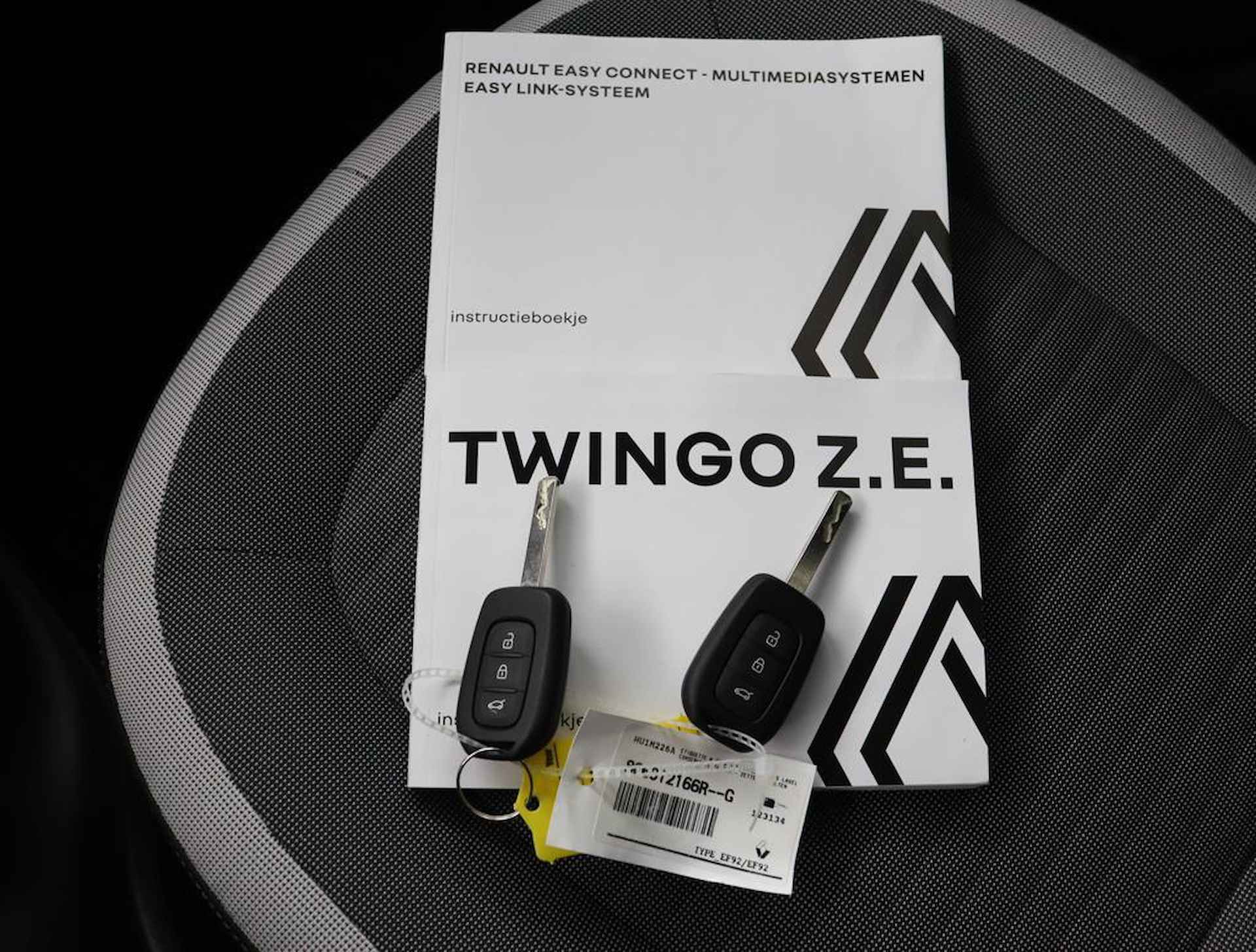 Renault Twingo Z.E. R80 E-Tech Equilibre 22 kWh Parkeerhulp | Navigatie | Climate Control | Nieuwe Auto | € 2.000,- Overheidsubsidie Mogelijk! - 13/46