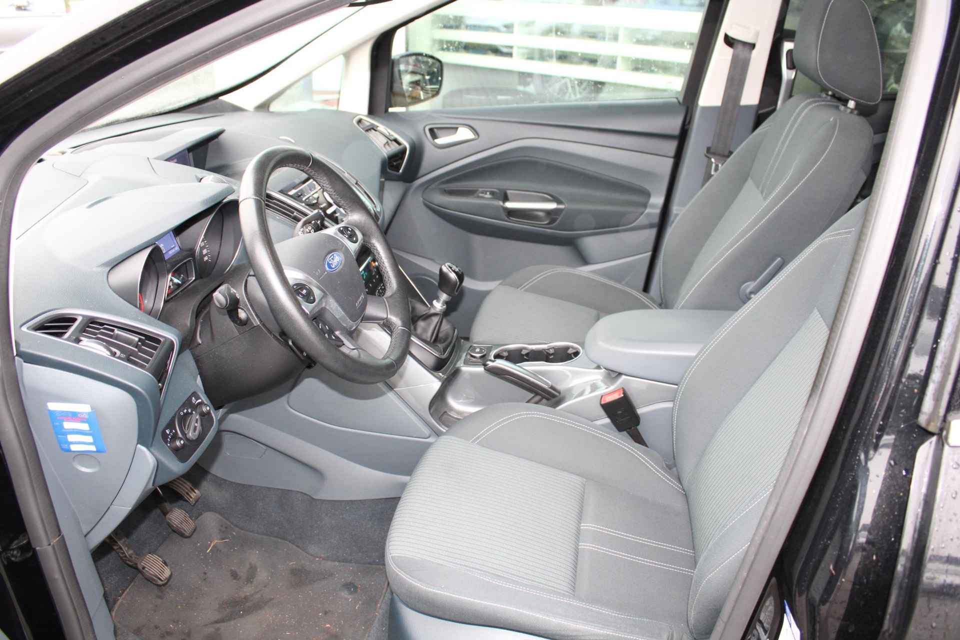Ford Grand C-Max 1.0 Ecoboost 125 PK Titanium 7 PERSOONS | Climate Control | Navigatie | Cruise Control | Camera | PDC V +A | Voorruitverwarming | Panoramadak | 17 Inch Lichtmetalen Velgen - 13/28