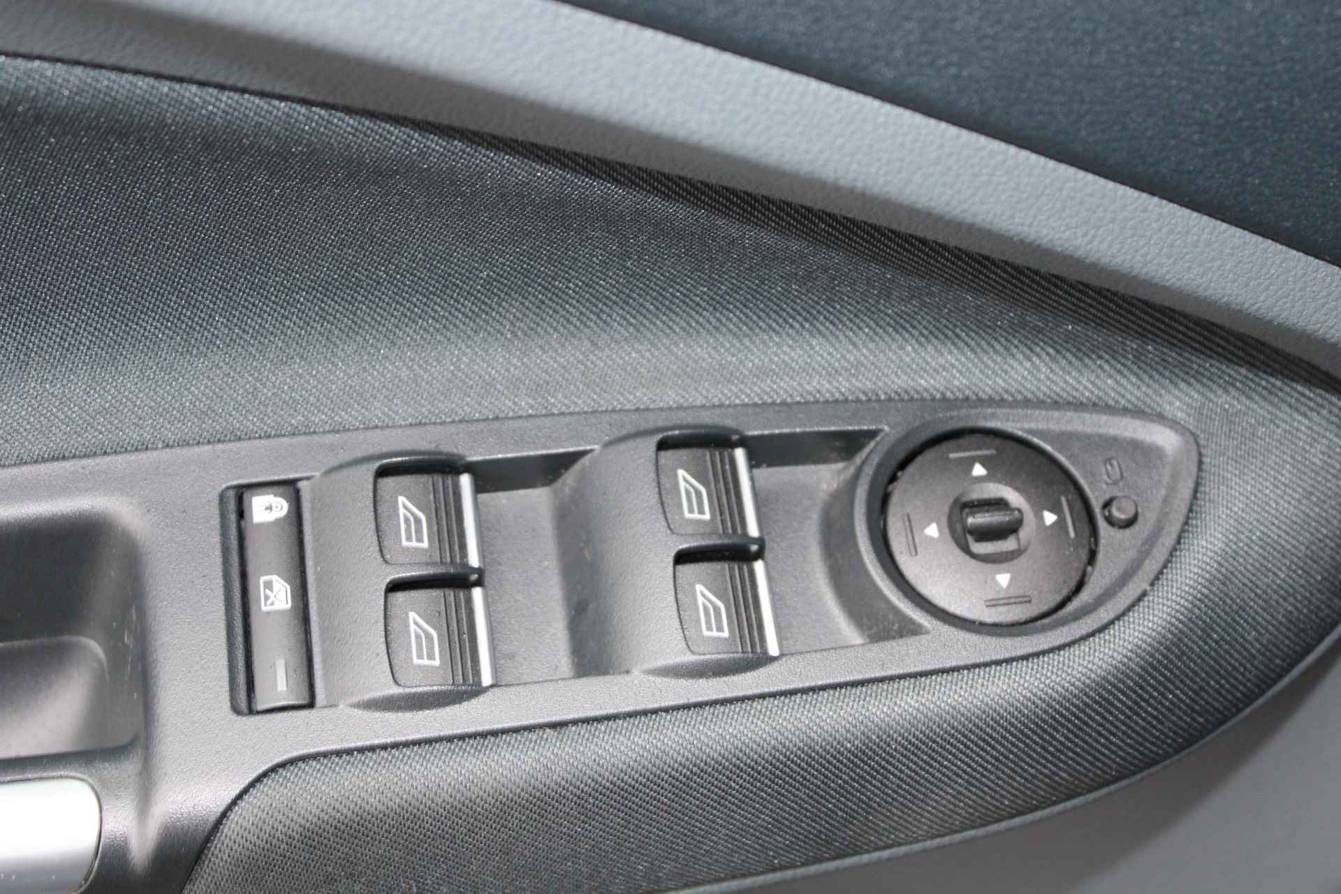 Ford Grand C-Max 1.0 Ecoboost 125 PK Titanium 7 PERSOONS | Climate Control | Navigatie | Cruise Control | Camera | PDC V +A | Voorruitverwarming | Panoramadak | 17 Inch Lichtmetalen Velgen - 19/28