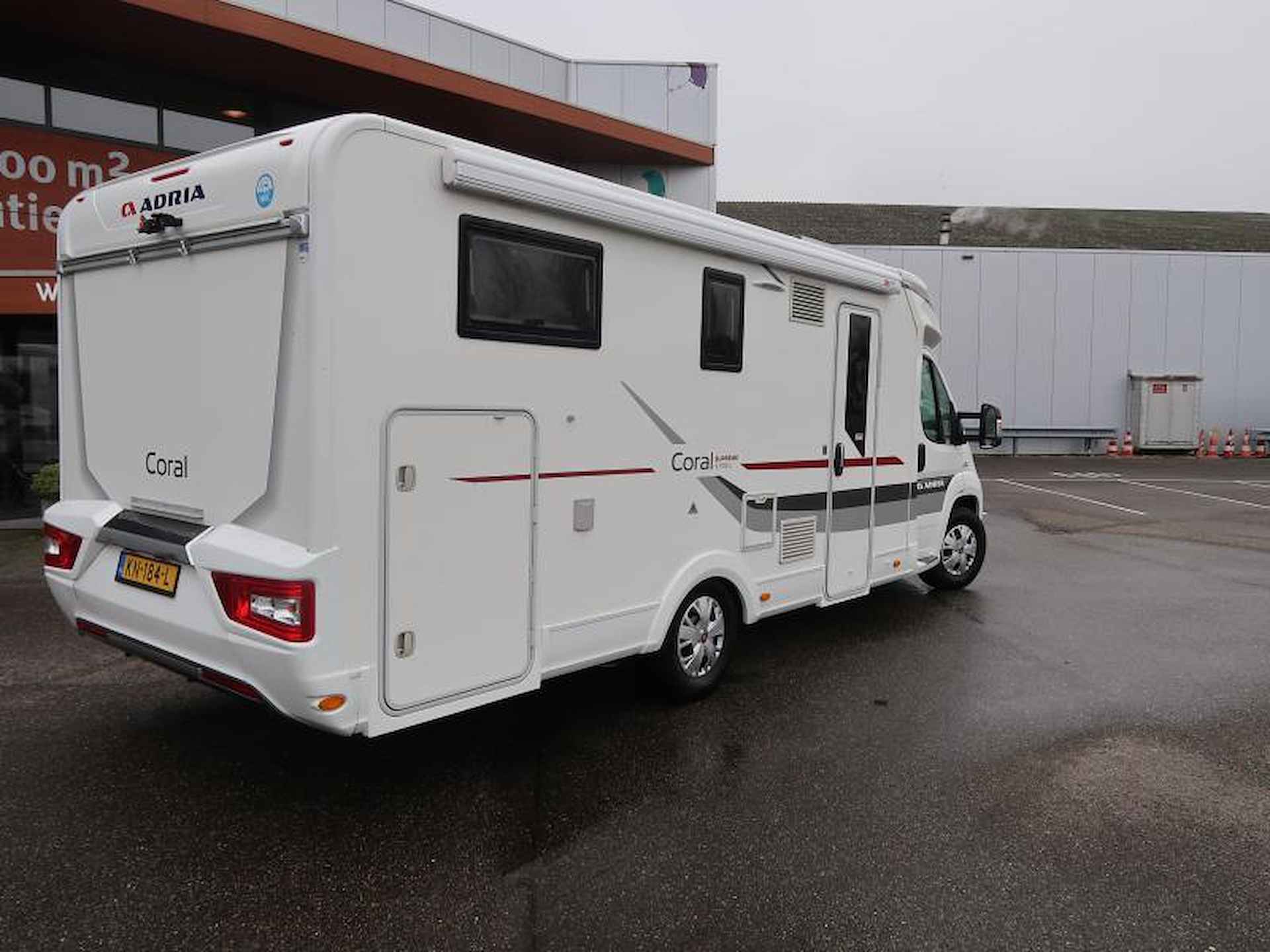 Adria Coral Supreme S 670 SL AUTOMAAT, EP LEVEL, AIRCO - 17/18