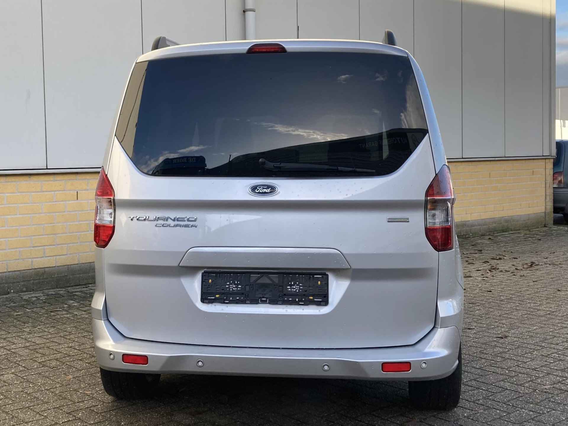 Ford Tourneo Courier 1.0 Ecoboost 100pk Titanium-winterpack - 9/26