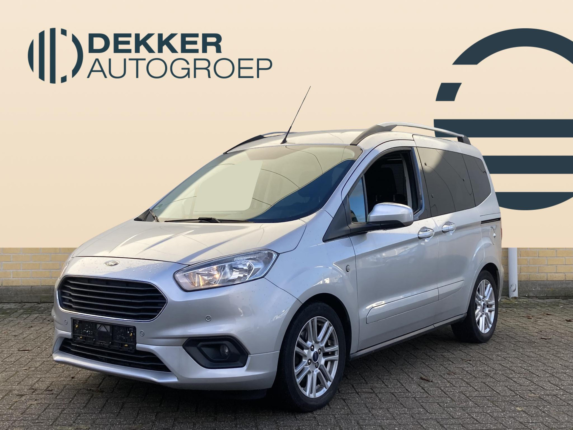 Ford Tourneo Courier 1.0 Ecoboost 100pk Titanium-winterpack