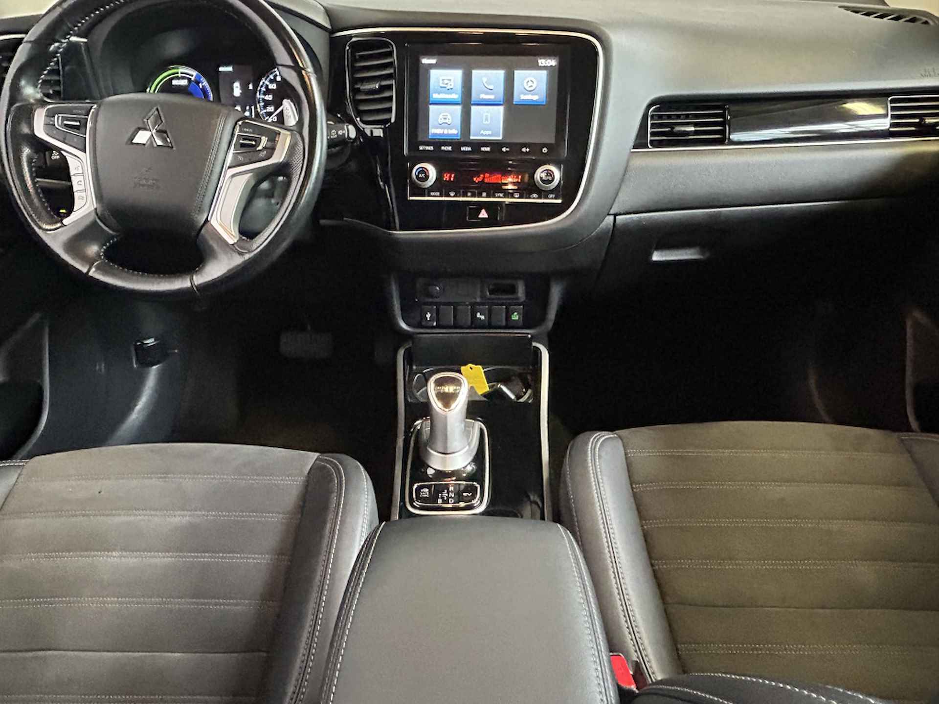 Mitsubishi Outlander 2.4 PHEV Intense Carplay - 10/19