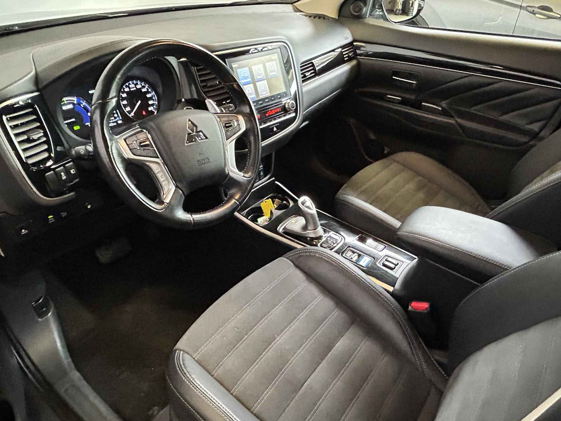 Mitsubishi Outlander 2.4 PHEV Intense Carplay - 11/19