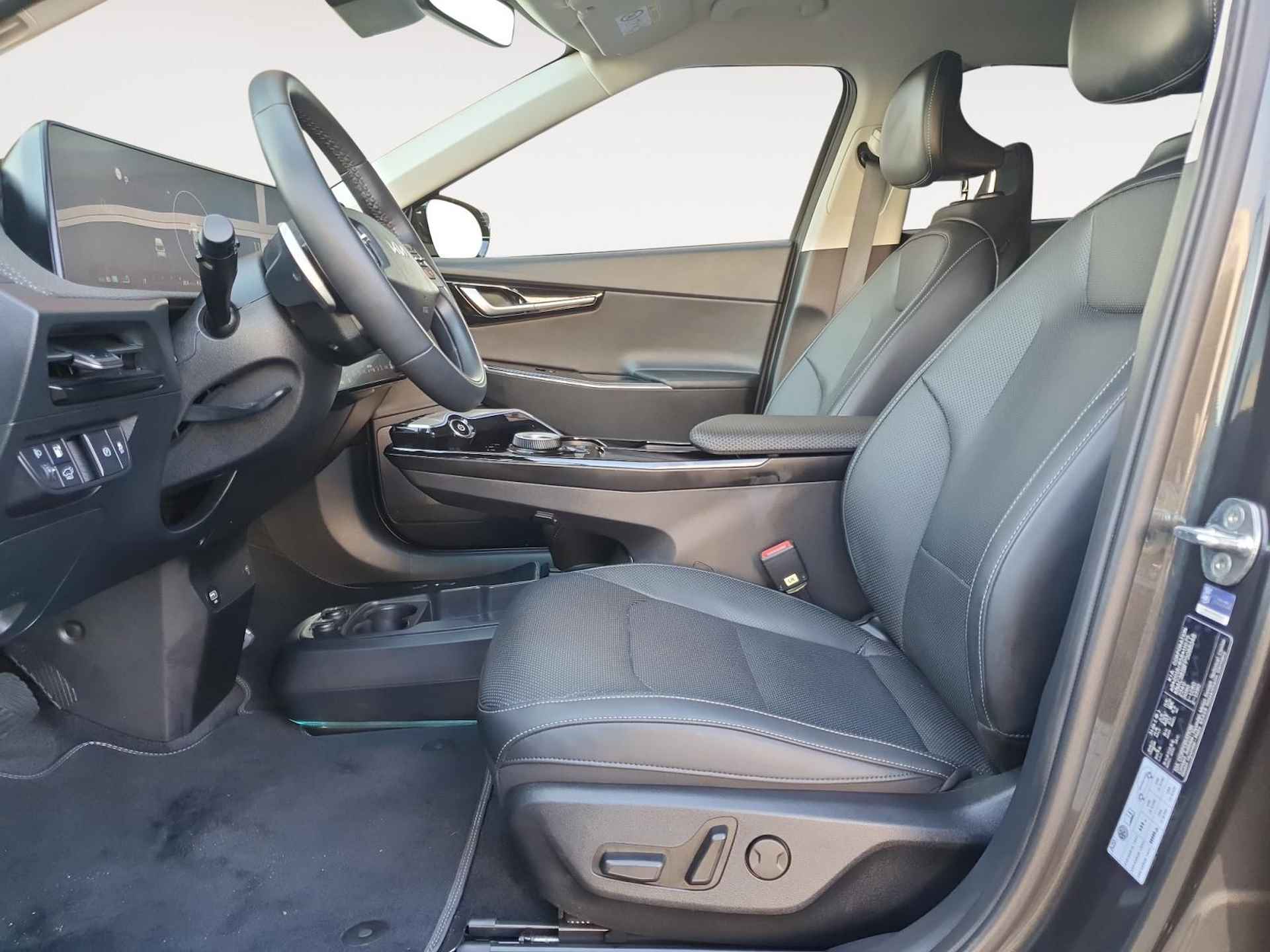 Kia EV6 Plus 58 kWh  | Stoel verwarming en koeling | Lederen bekleding | Elektrisch bedienbare voorstoelen | Navigatie | Camera | Premium audio | - 14/41