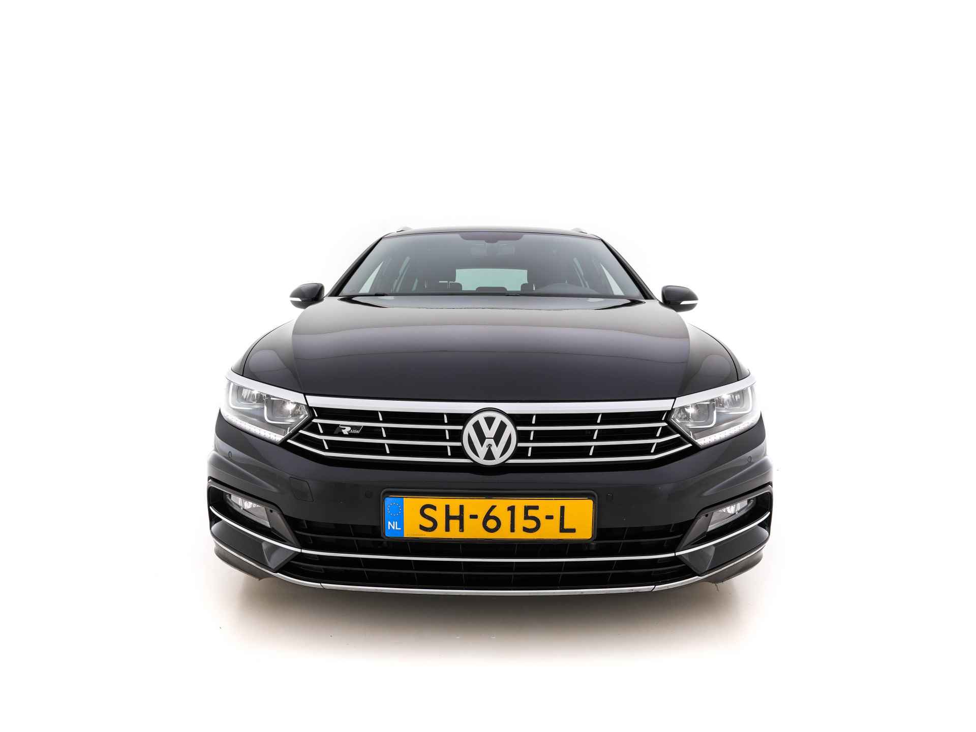 Volkswagen Passat Variant 2.0 TDI Highline Business R-Line Aut. *DIGI-COCKPIT | ADAPT-CRUISE | FULL-LED | LEDER-ALCANTARA | DAB+ | NAVI-FULLMAP | KEYLESS | CAMERA | ECC | PDC | ERGONOMIC-SPORTSEATS | 18''ALU* - 2/30