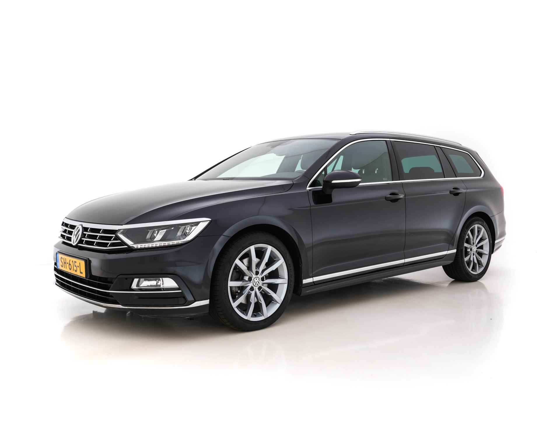 Volkswagen Passat Variant 2.0 TDI Highline Business R-Line Aut. *DIGI-COCKPIT | ADAPT-CRUISE | FULL-LED | LEDER-ALCANTARA | DAB+ | NAVI-FULLMAP | KEYLESS | CAMERA | ECC | PDC | ERGONOMIC-SPORTSEATS | 18''ALU* - 3/30