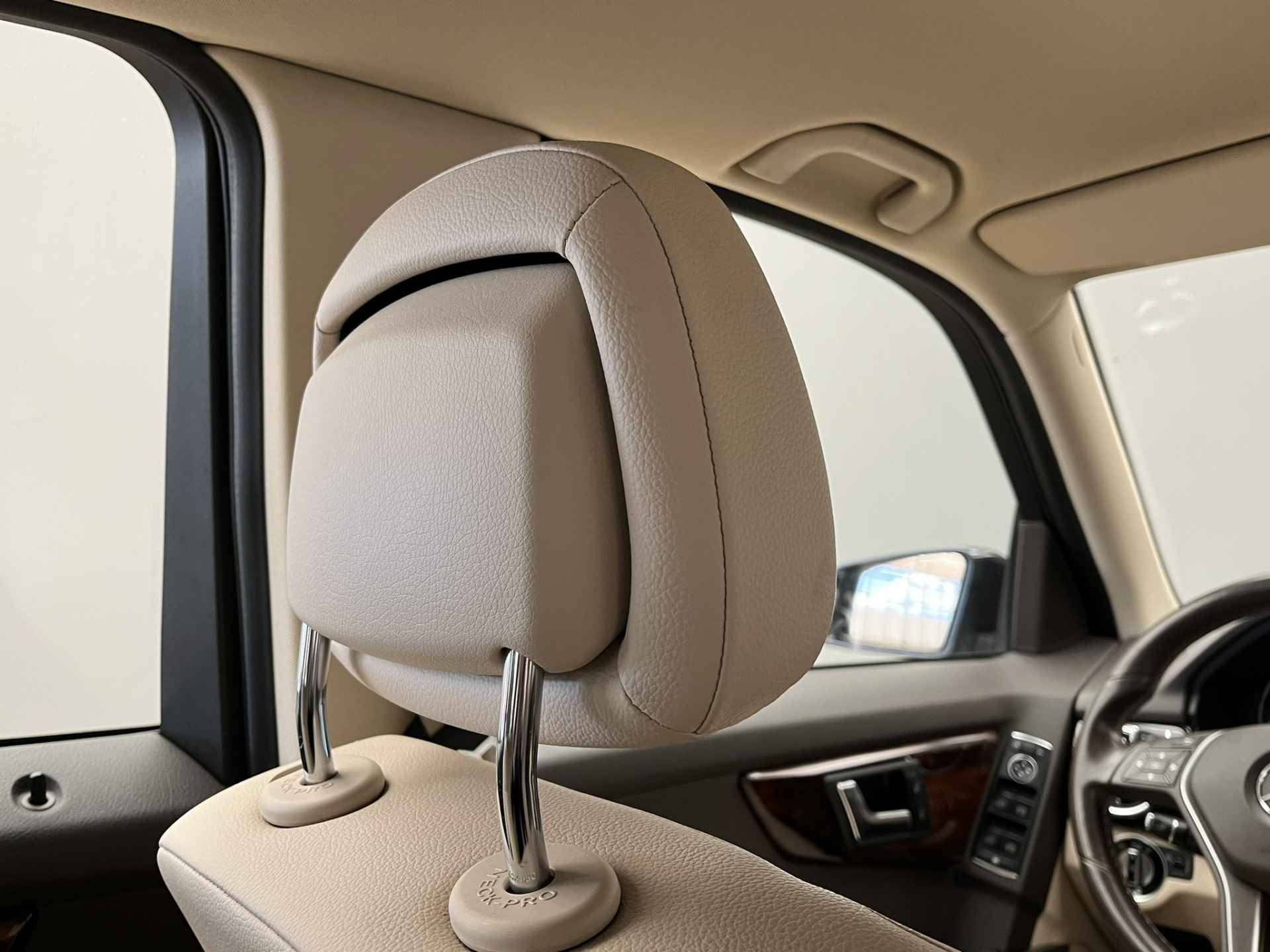 Mercedes-Benz GLK-Klasse 250 4-Matic Ambition | Houtafwerking | Leder | Automaat | Navigatie | Bluetooth | Stoelverwarming | Stoelverwarming | Parkeersensoren - 22/50