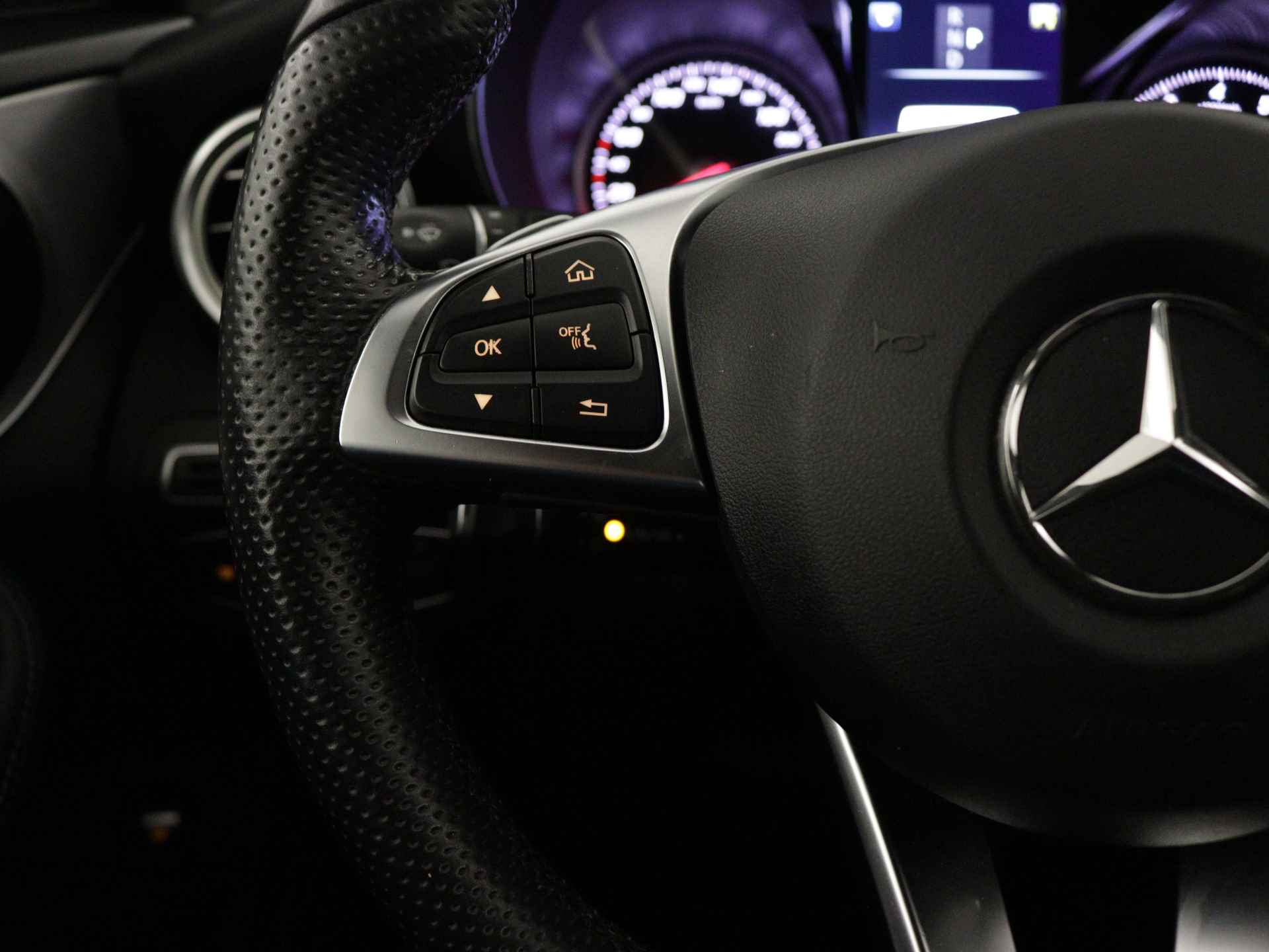 Mercedes-Benz C-Klasse Estate 180 AMG Sport Edition | Navigatie | Cruise Controle | Elektrische Achterklep | LED | - 22/44