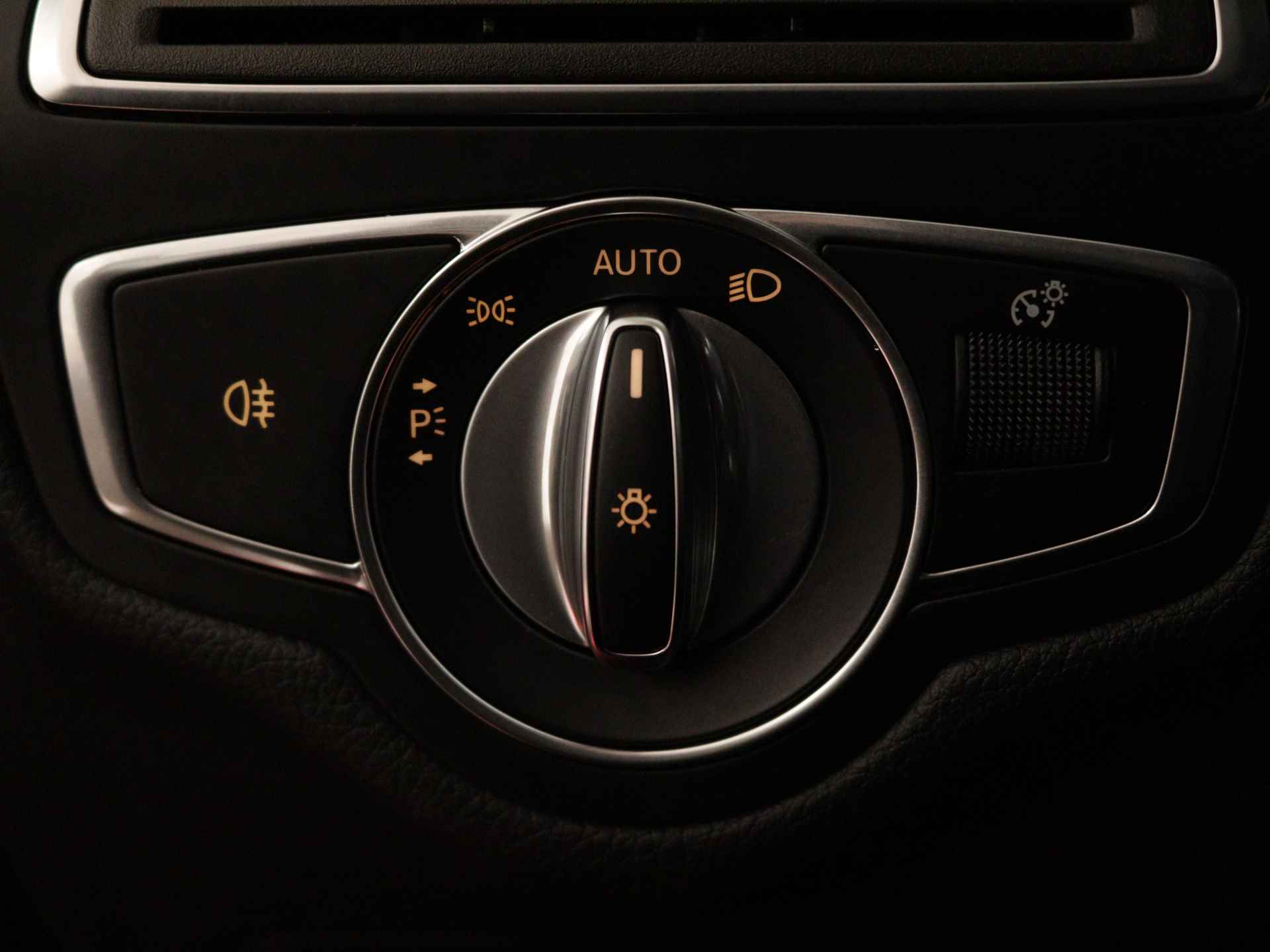 Mercedes-Benz C-Klasse Estate 180 AMG Sport Edition | Navigatie | Cruise Controle | Elektrische Achterklep | LED | - 34/44