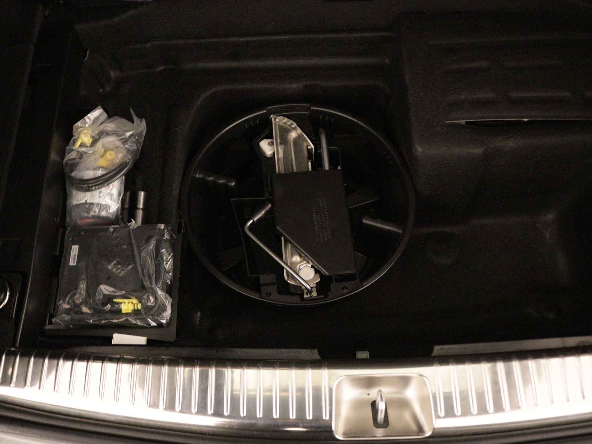 Mercedes-Benz C-Klasse Estate 180 AMG Sport Edition | Navigatie | Cruise Controle | Elektrische Achterklep | LED | - 38/44