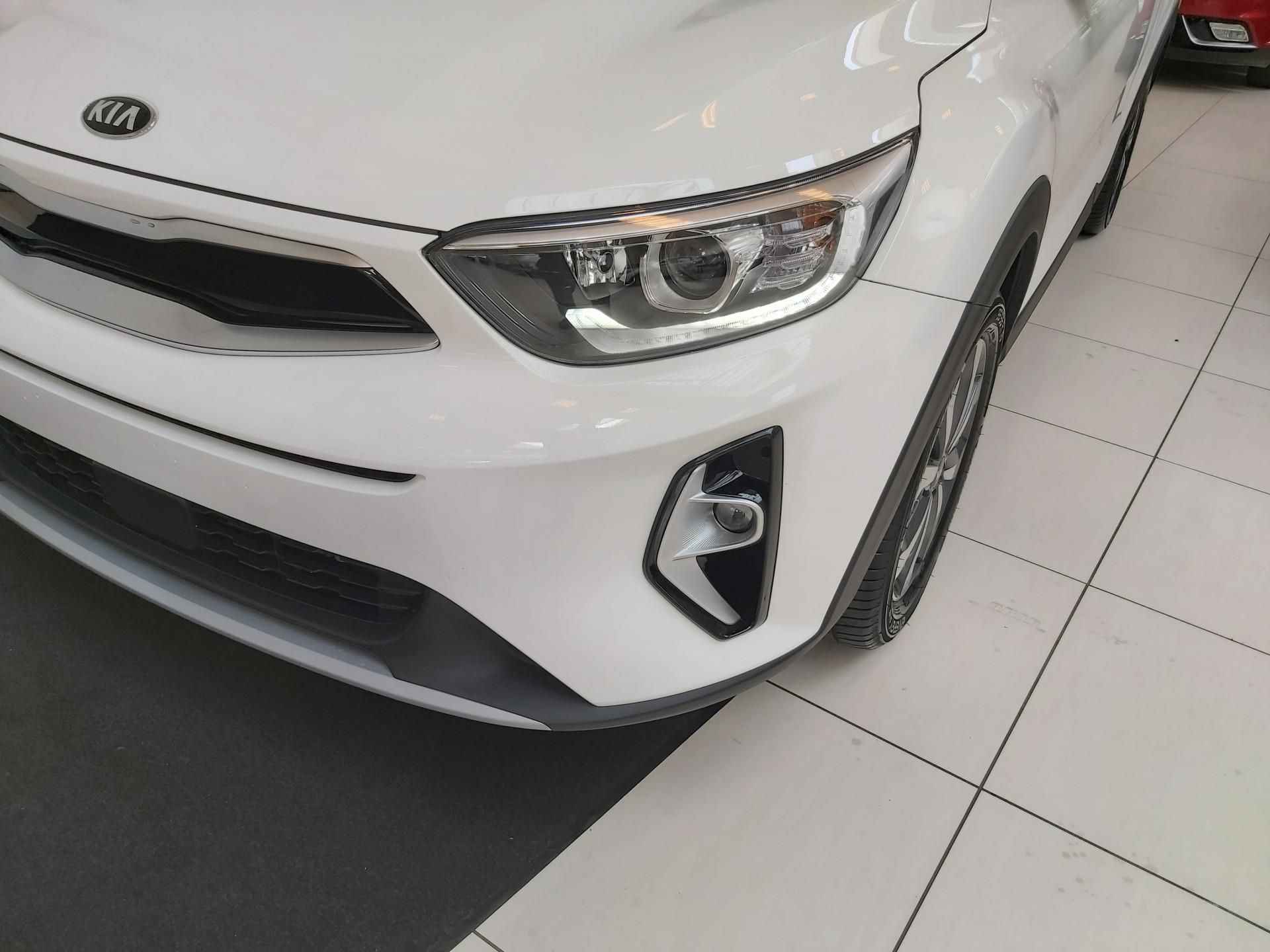 Kia Stonic 1.0 T-GDI MHEV DynamicPlusLine nu met 2.000,00 korting  privateLease v.a.  389,00 - 17/19