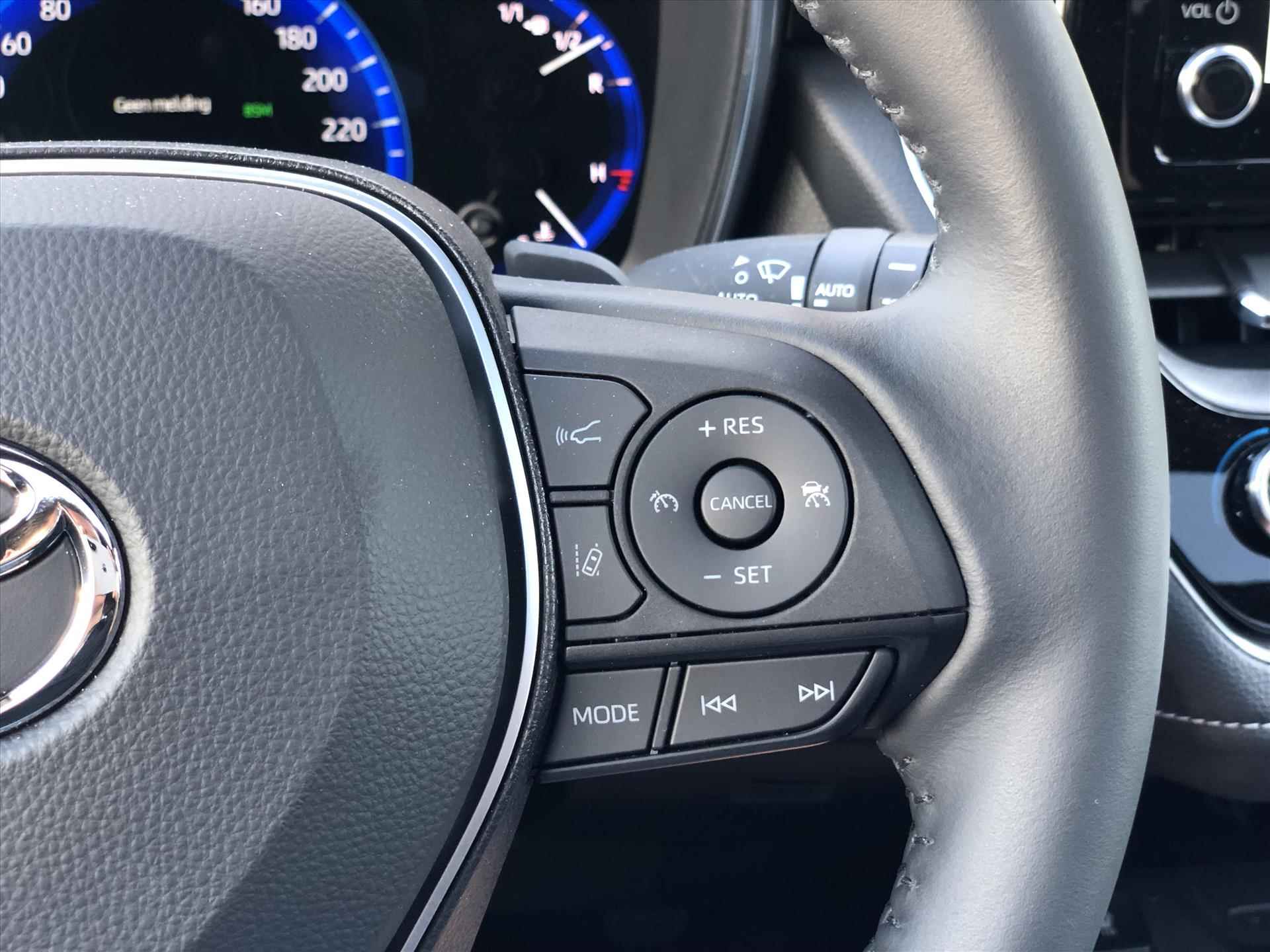 Toyota Corolla 2.0 Hybrid Executive | Schuifdak, Nieuwe multimedia, Dodehoekherkenning, 18 inch, Head Up Display, Parkeersensoren, JBL - 29/39