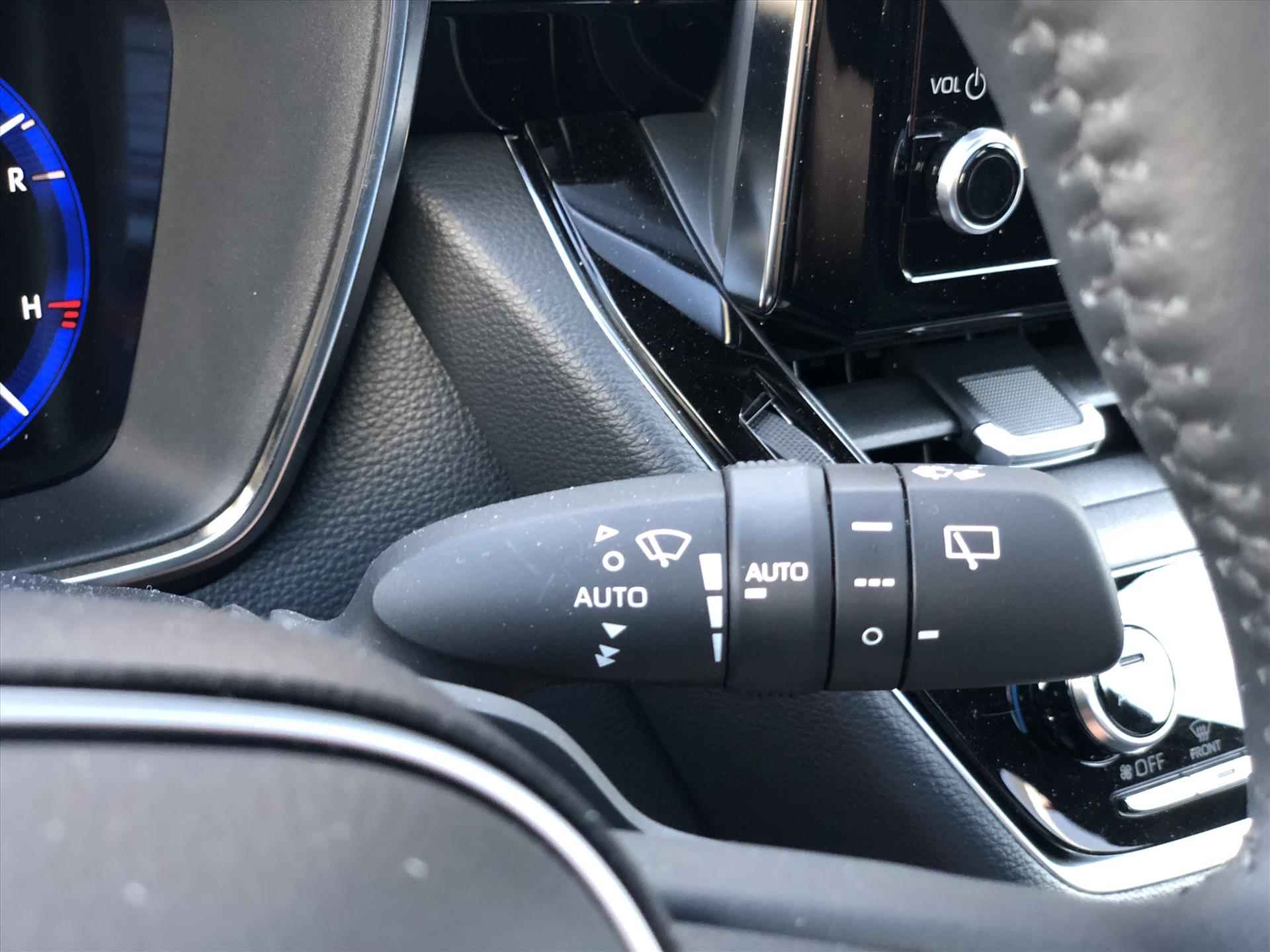 Toyota Corolla 2.0 Hybrid Executive | Schuifdak, Nieuwe multimedia, Dodehoekherkenning, 18 inch, Head Up Display, Parkeersensoren, JBL - 31/39