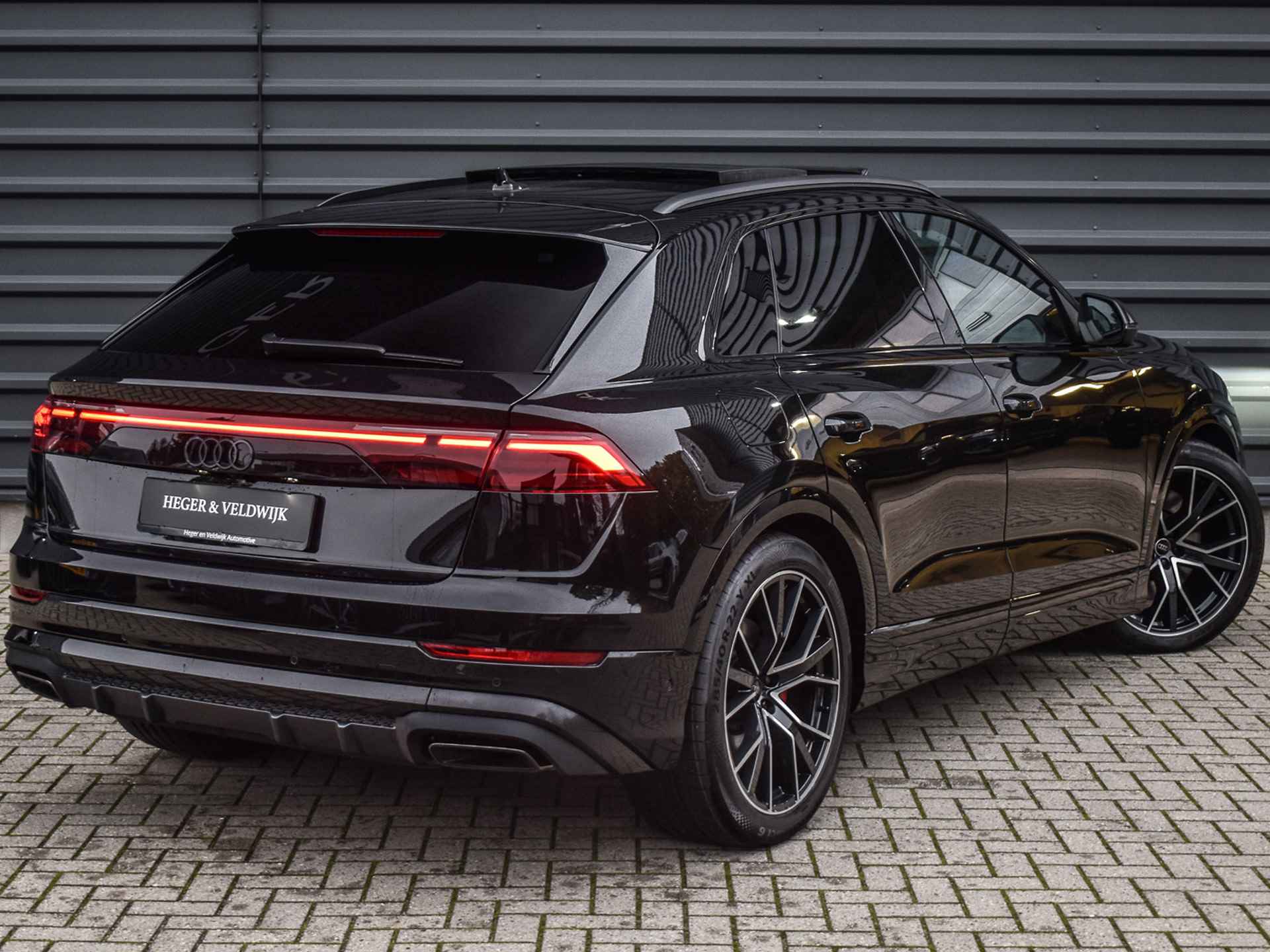 Audi Q8 55TFSI e QUATTRO PRO LINE S COMPETITION | S-SEATS | PANORAMADAK | 4 WIEL BESTURING | B&O SOUND | HEAD-UP | LUCHTVERING | DAB+ | - 4/56