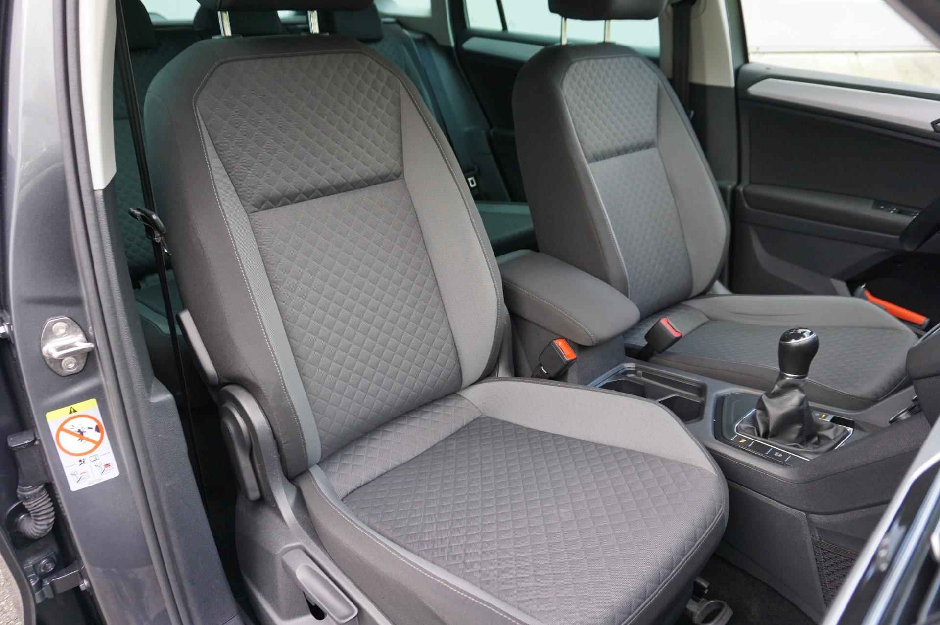 Volkswagen Tiguan 1.5 TSI 130pk Comfortline Business | Navigatie | Parkeersensoren | Rijstrooksensor - 15/51