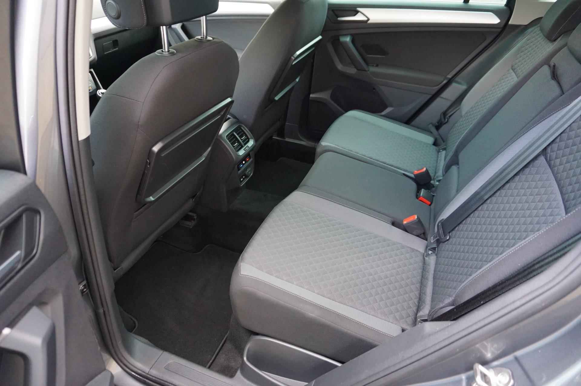 Volkswagen Tiguan 1.5 TSI 130pk Comfortline Business | Navigatie | Parkeersensoren | Rijstrooksensor - 19/51