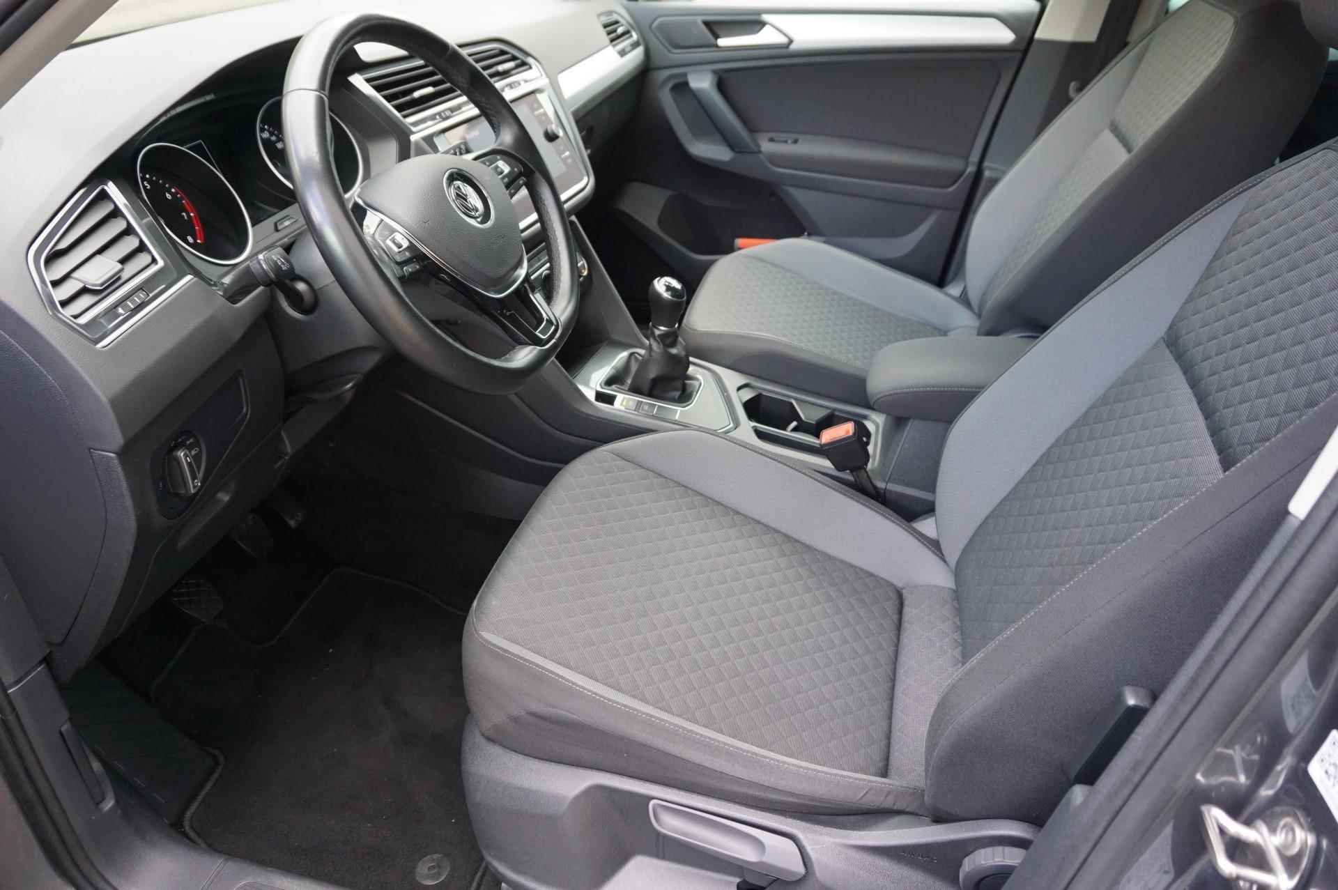 Volkswagen Tiguan 1.5 TSI 130pk Comfortline Business | Navigatie | Parkeersensoren | Rijstrooksensor - 20/51