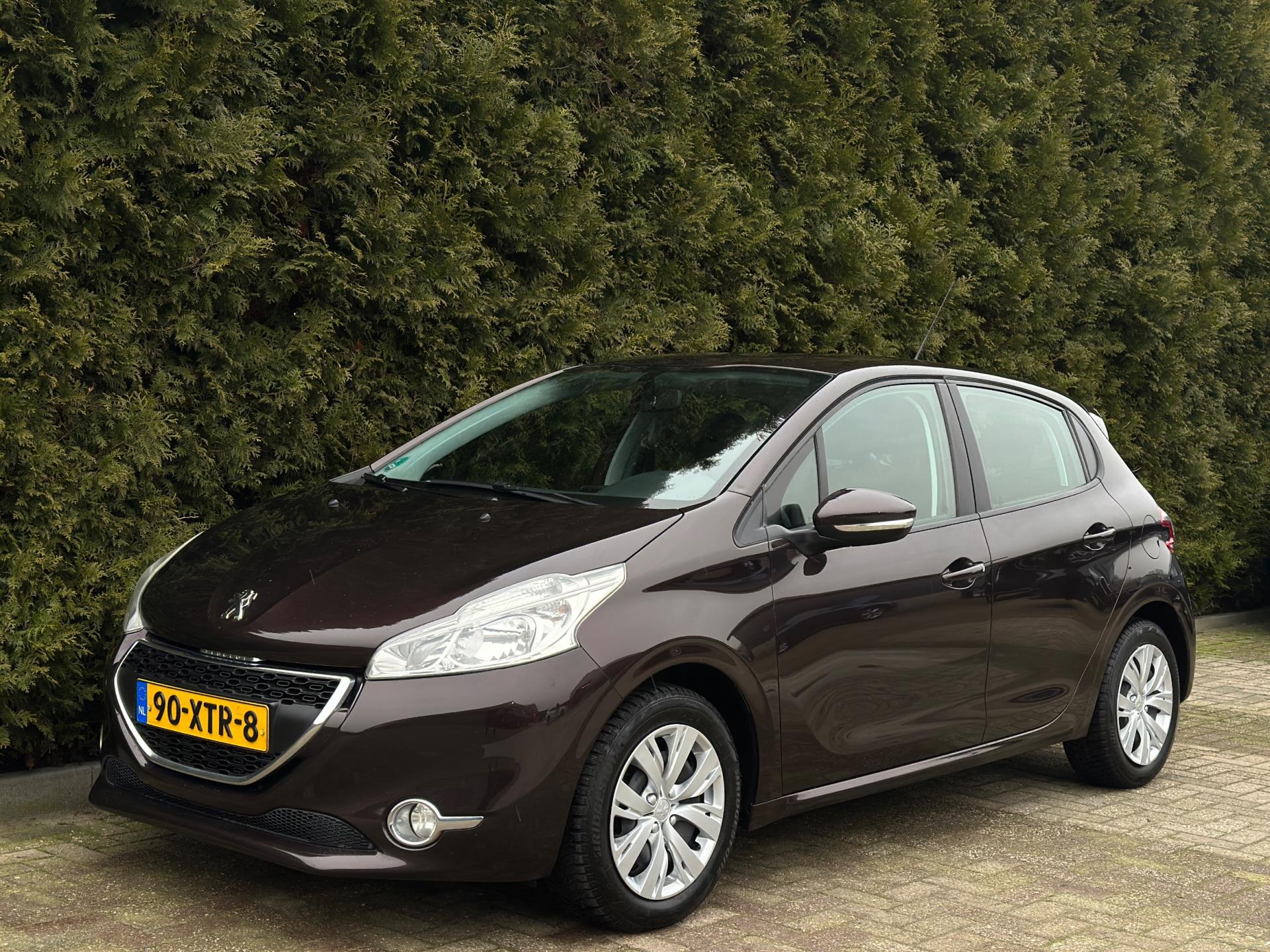 Peugeot 208 1.2 VTi Blue Lease Bluetooth